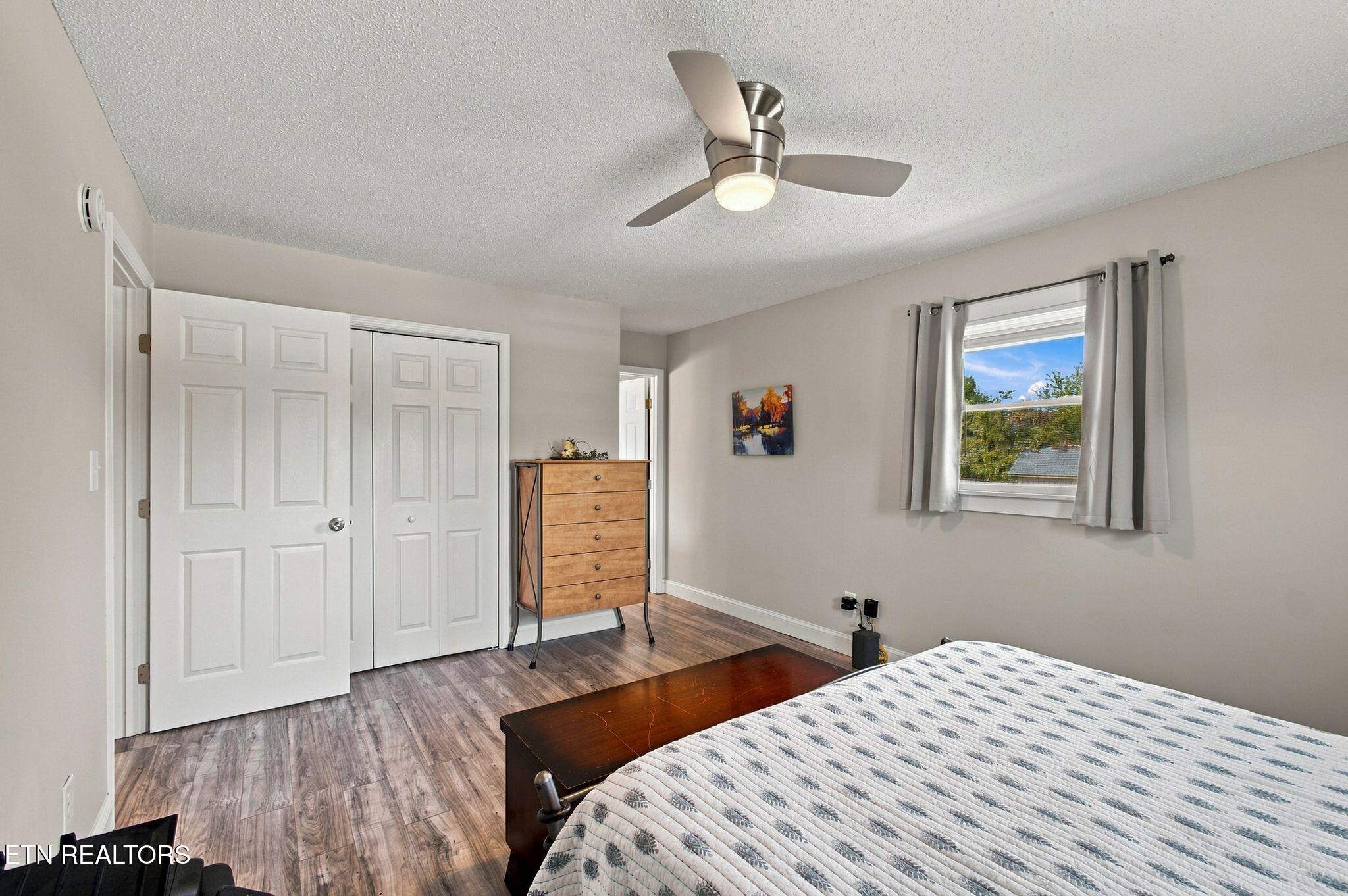 property viewer photo 24