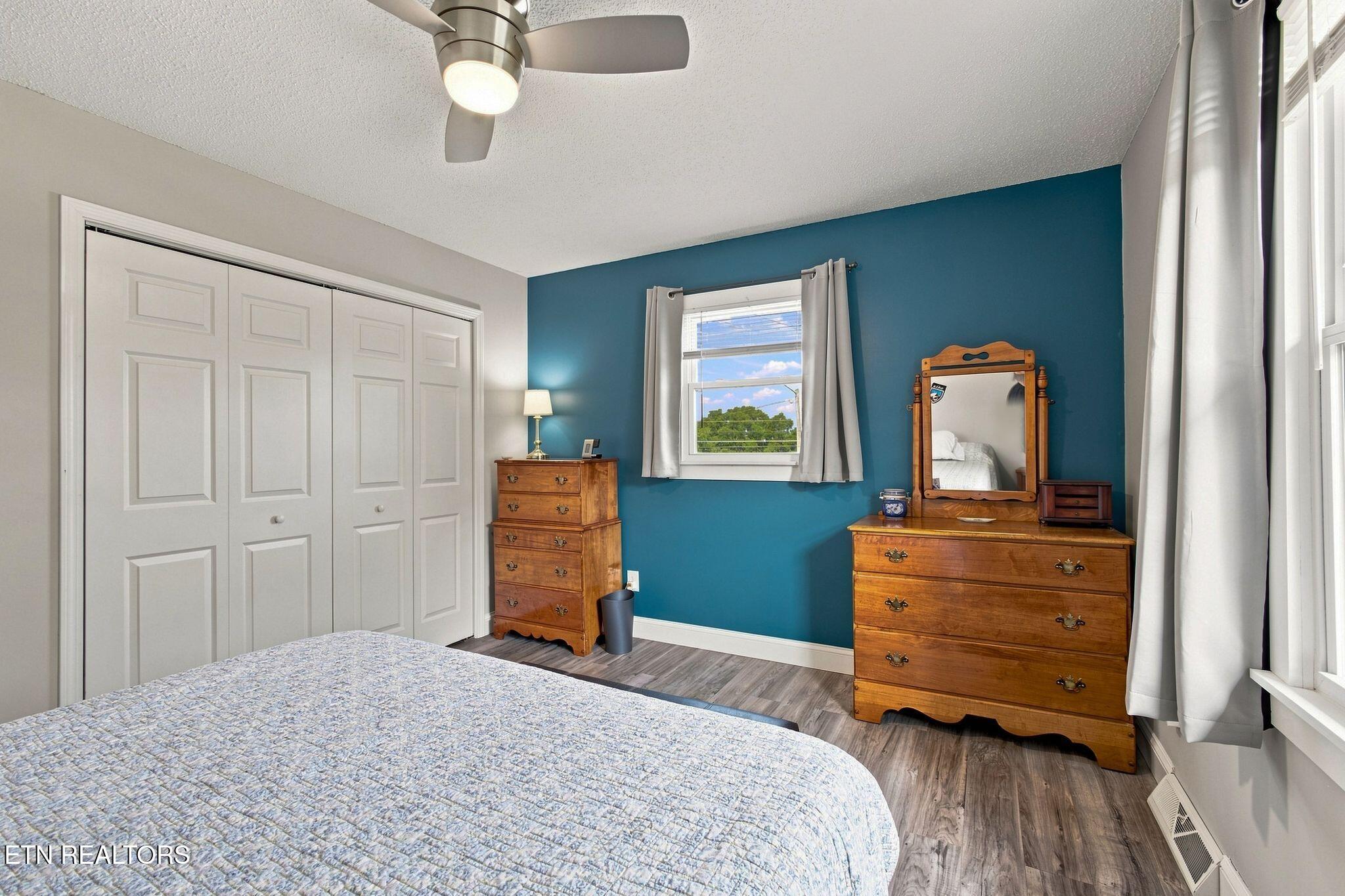 property viewer photo 27