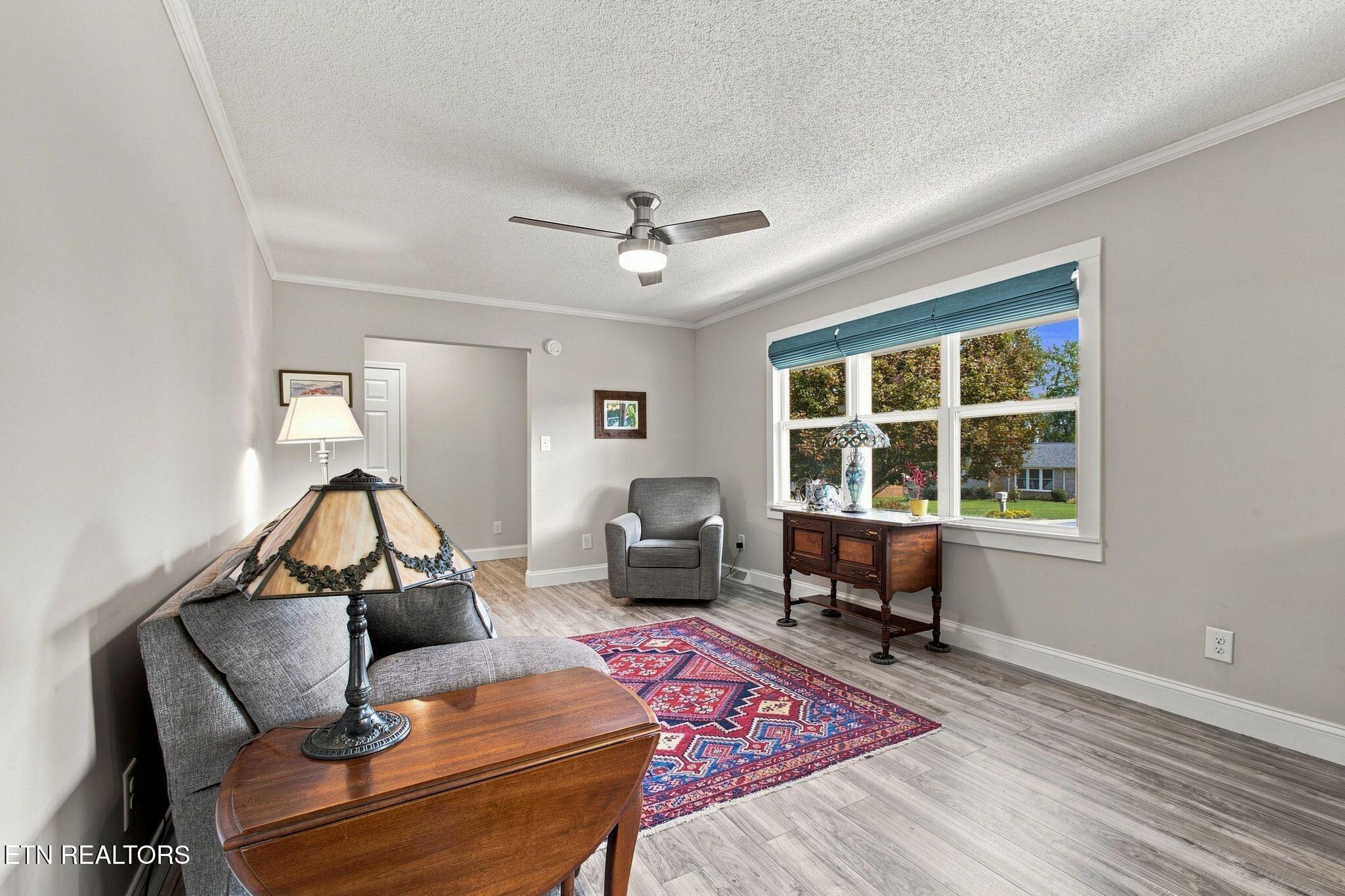 property viewer photo 7