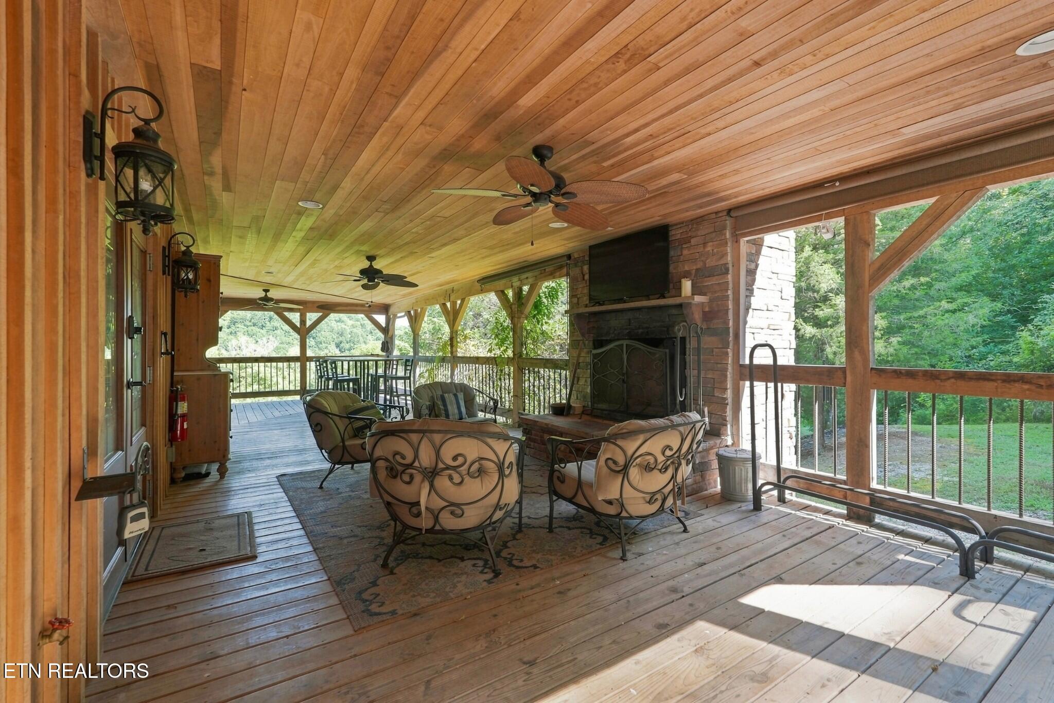 main property photo 45