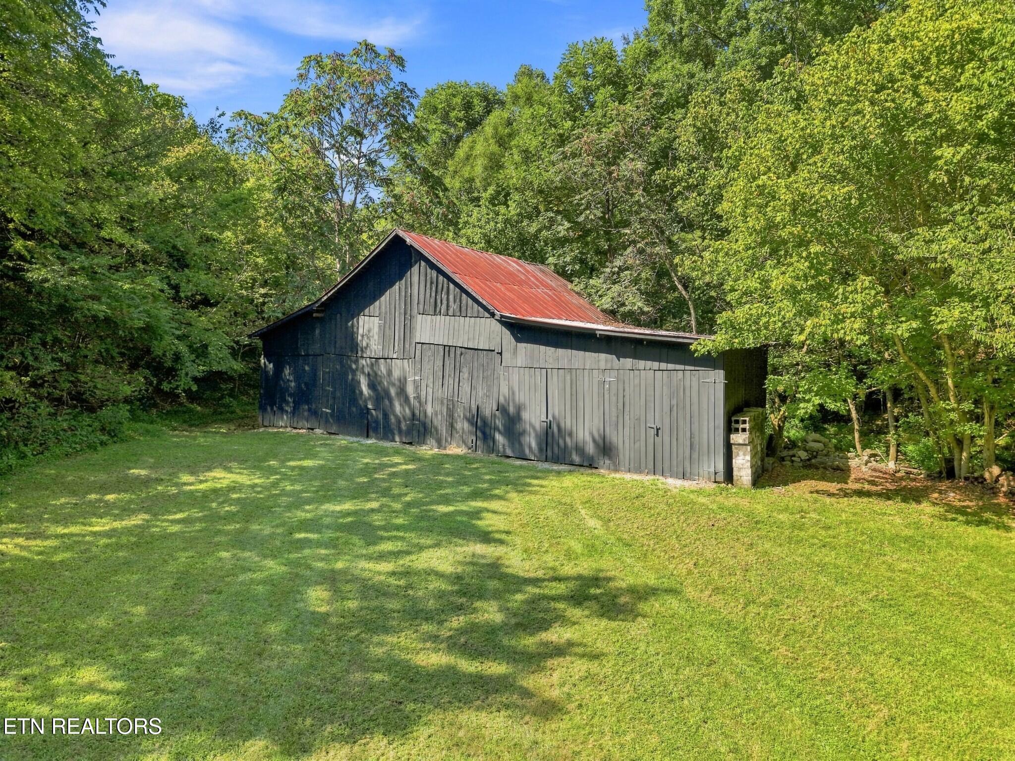 main property photo 7