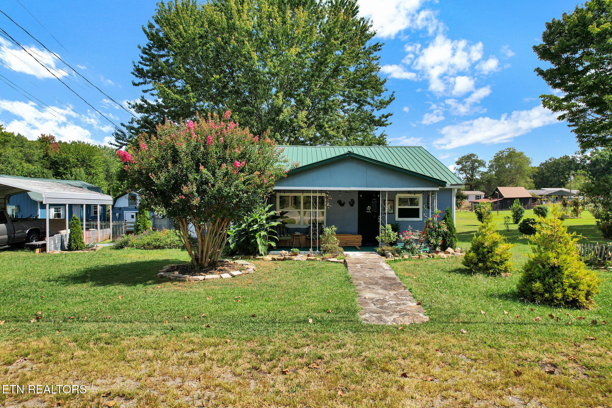 main property photo 28