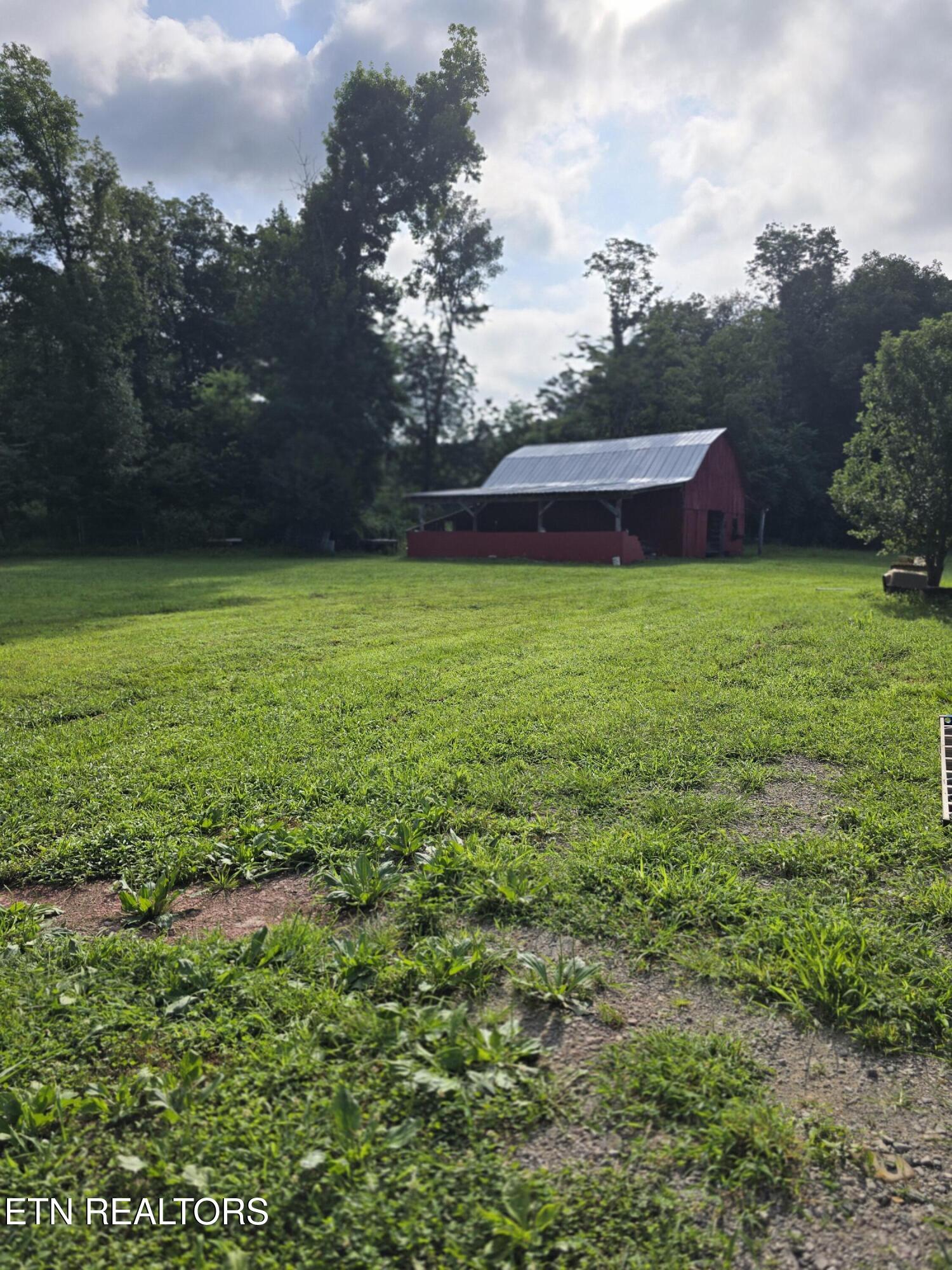 main property photo 41