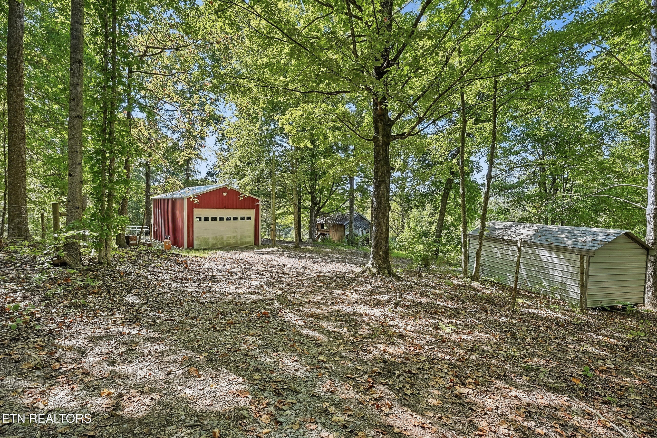 main property photo 23