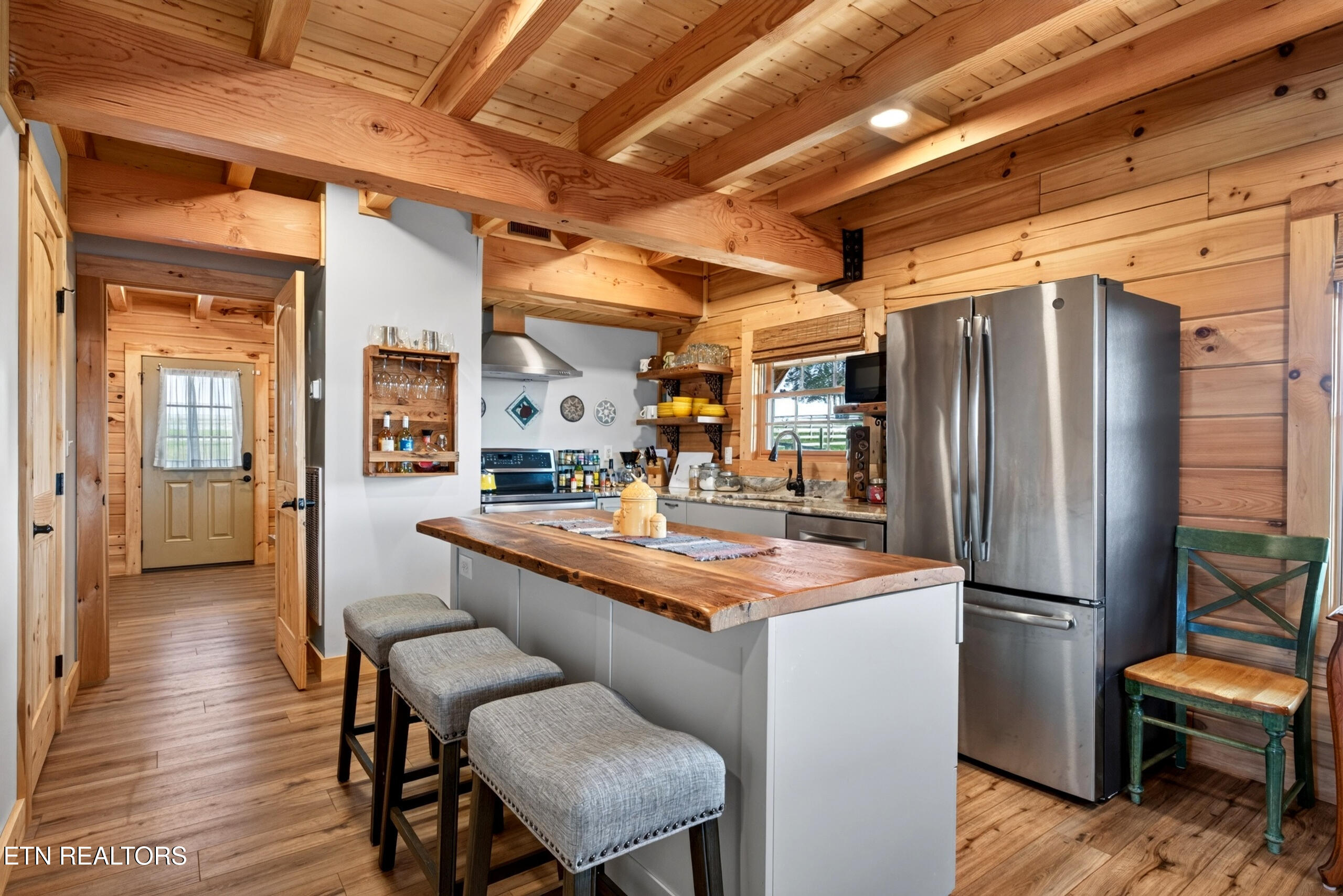 main property photo 22