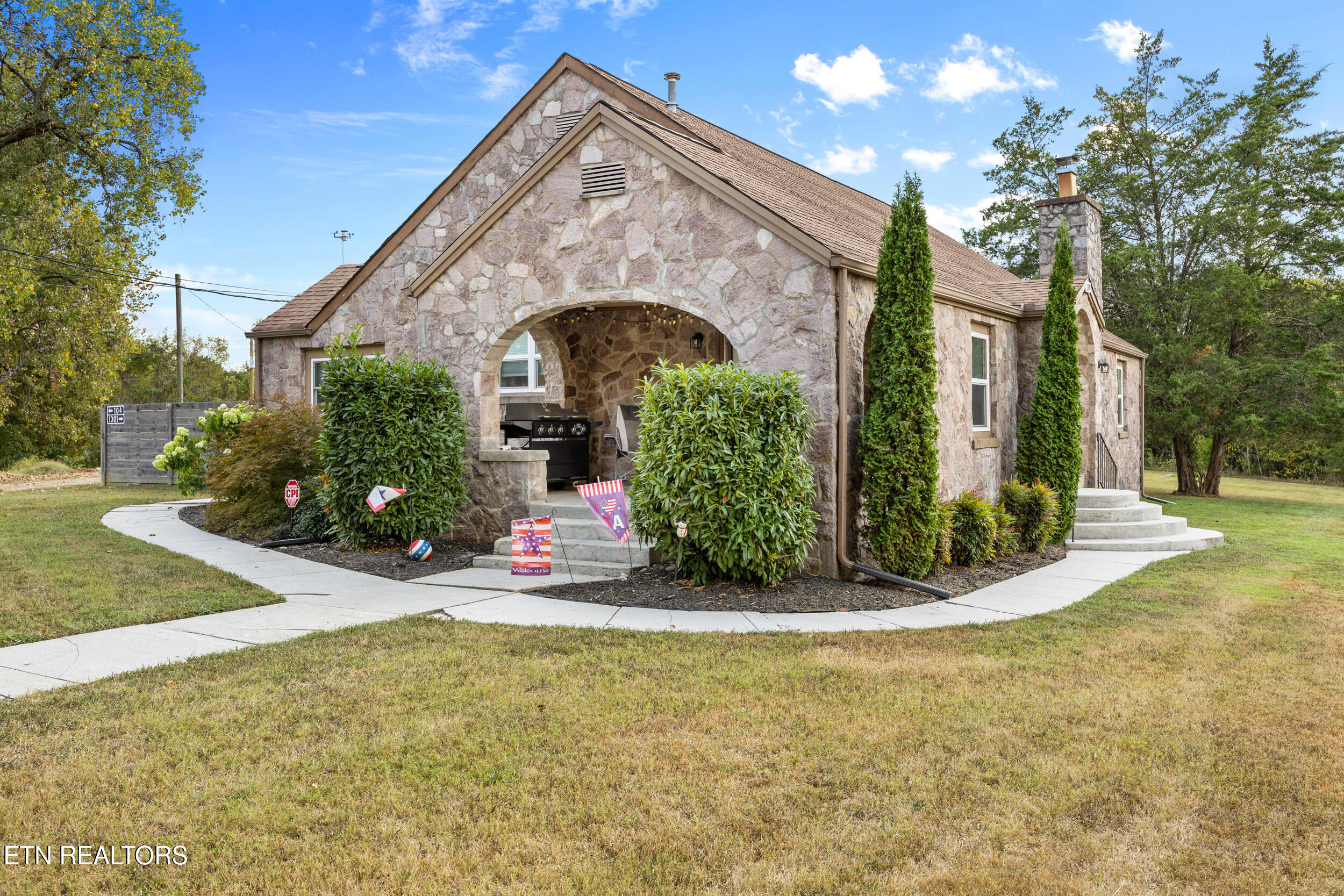 main property photo 1