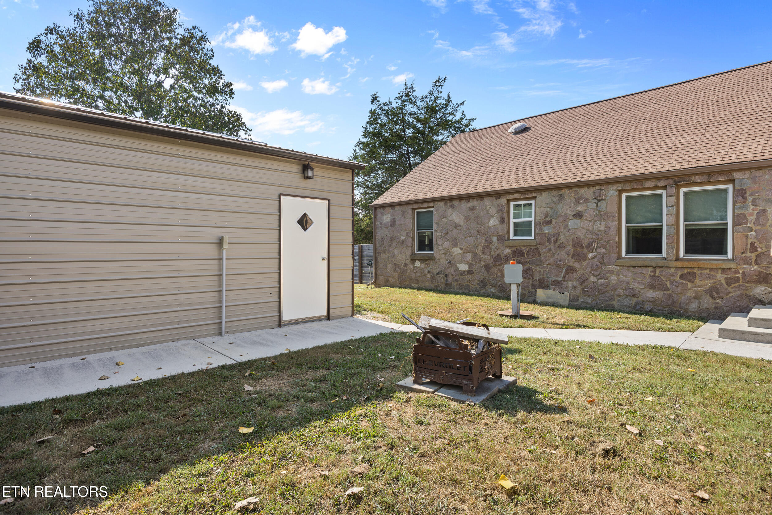 main property photo 29