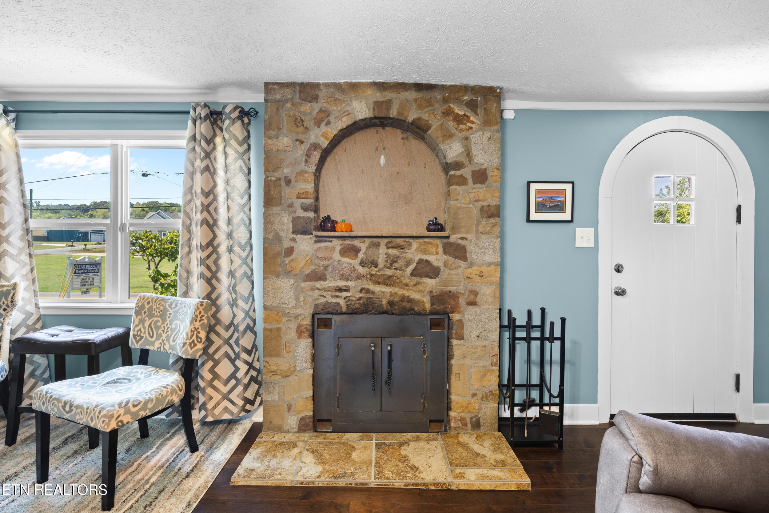 main property photo 8