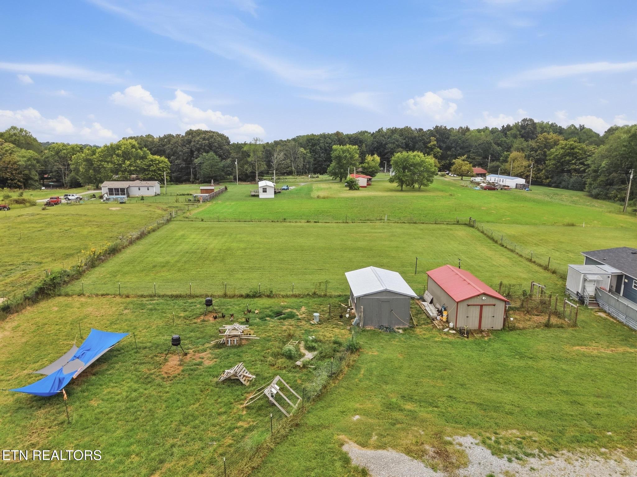 main property photo 40
