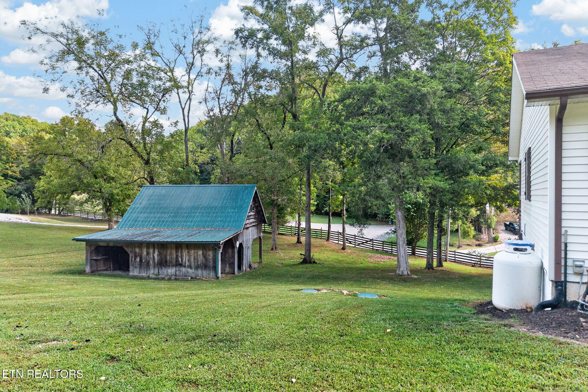 main property photo 12