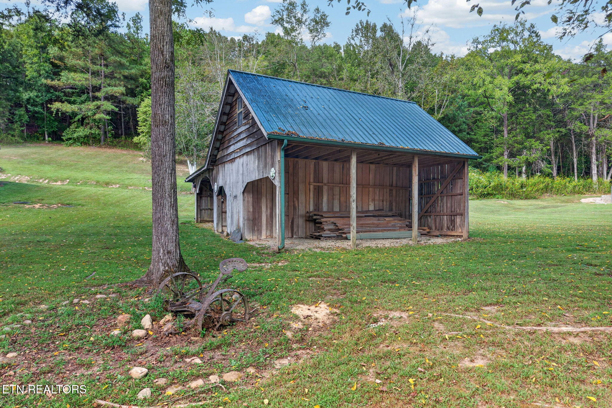 main property photo 4