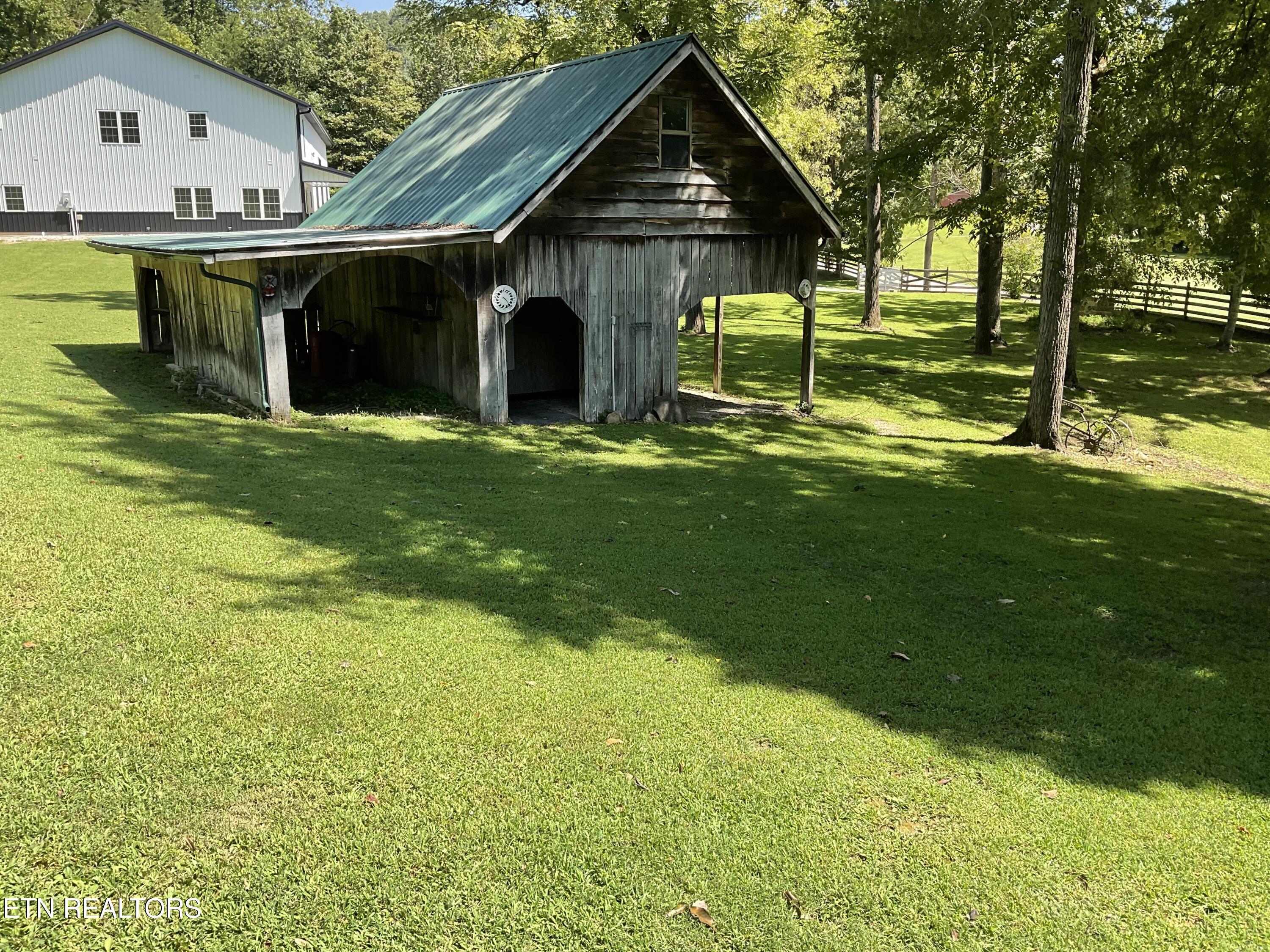 main property photo 8