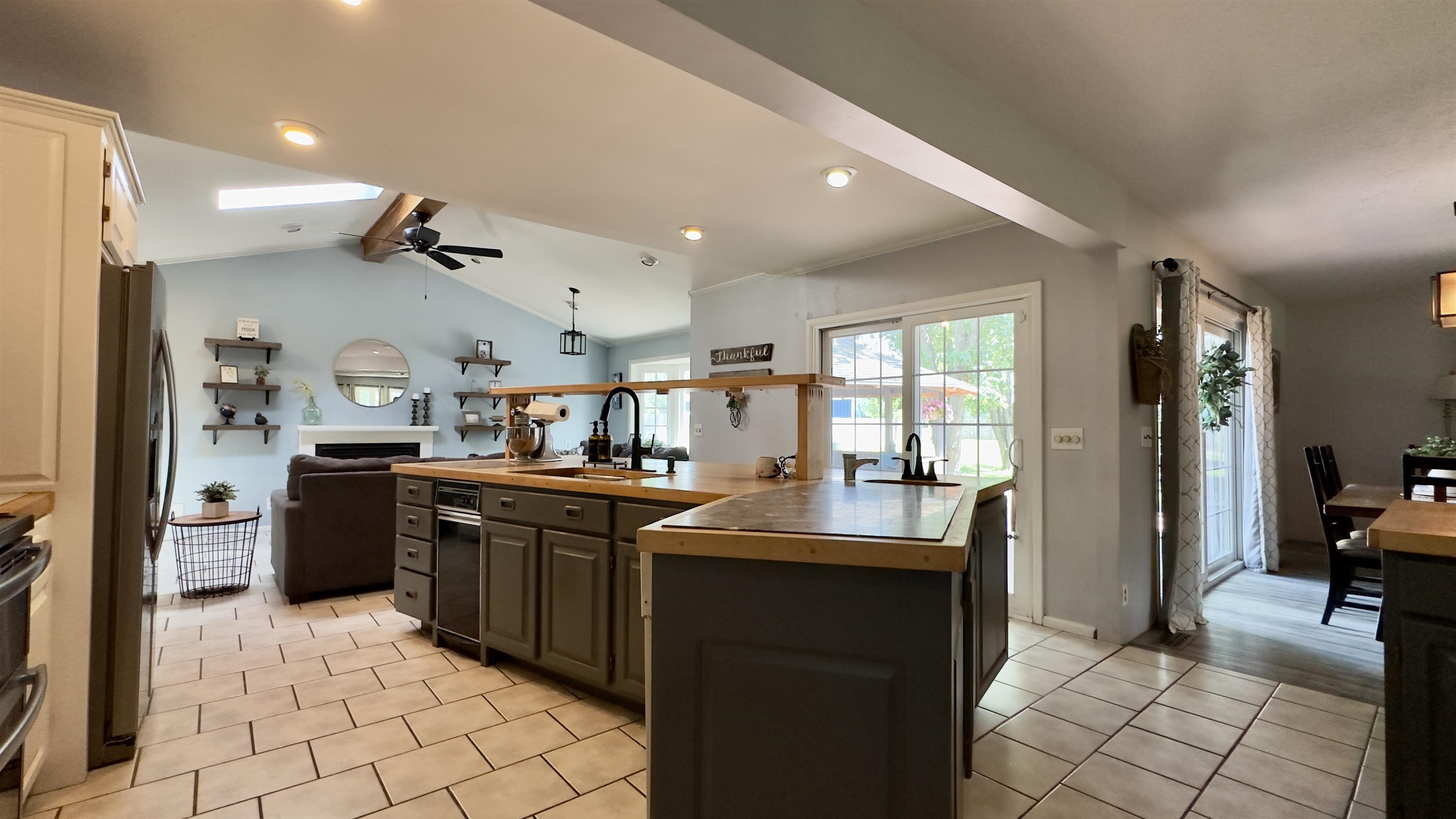 property viewer photo 8