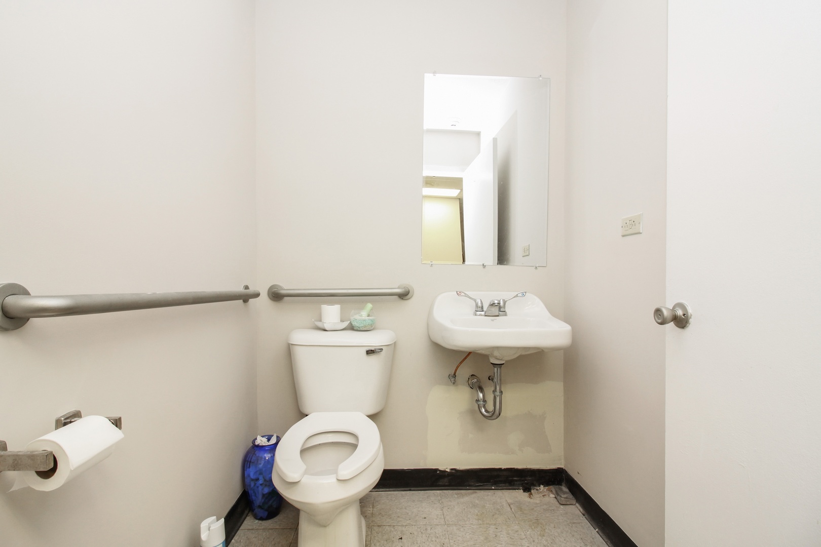 main property photo 12