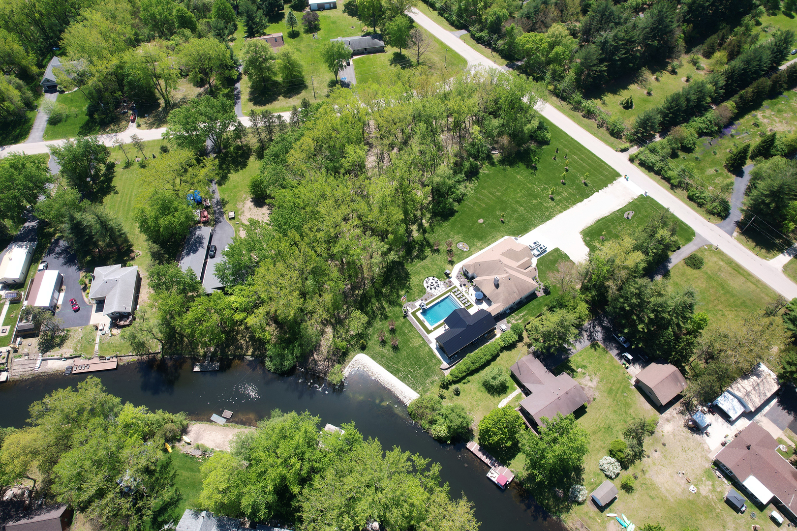 main property photo 8