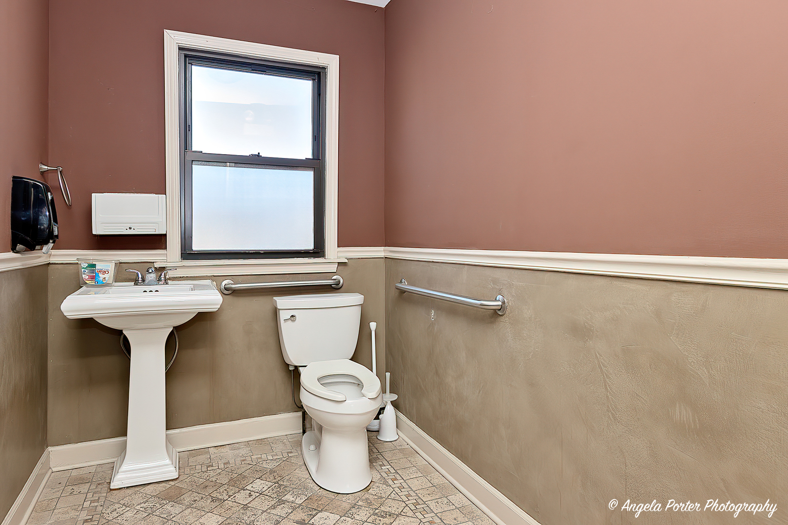 main property photo 16