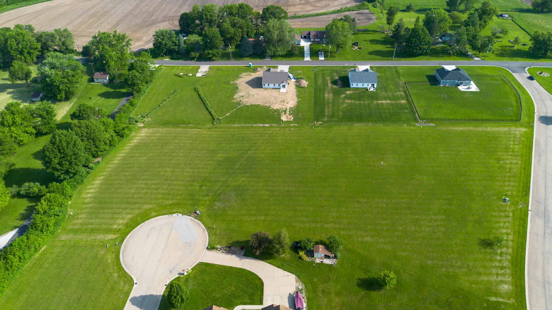 main property photo 10