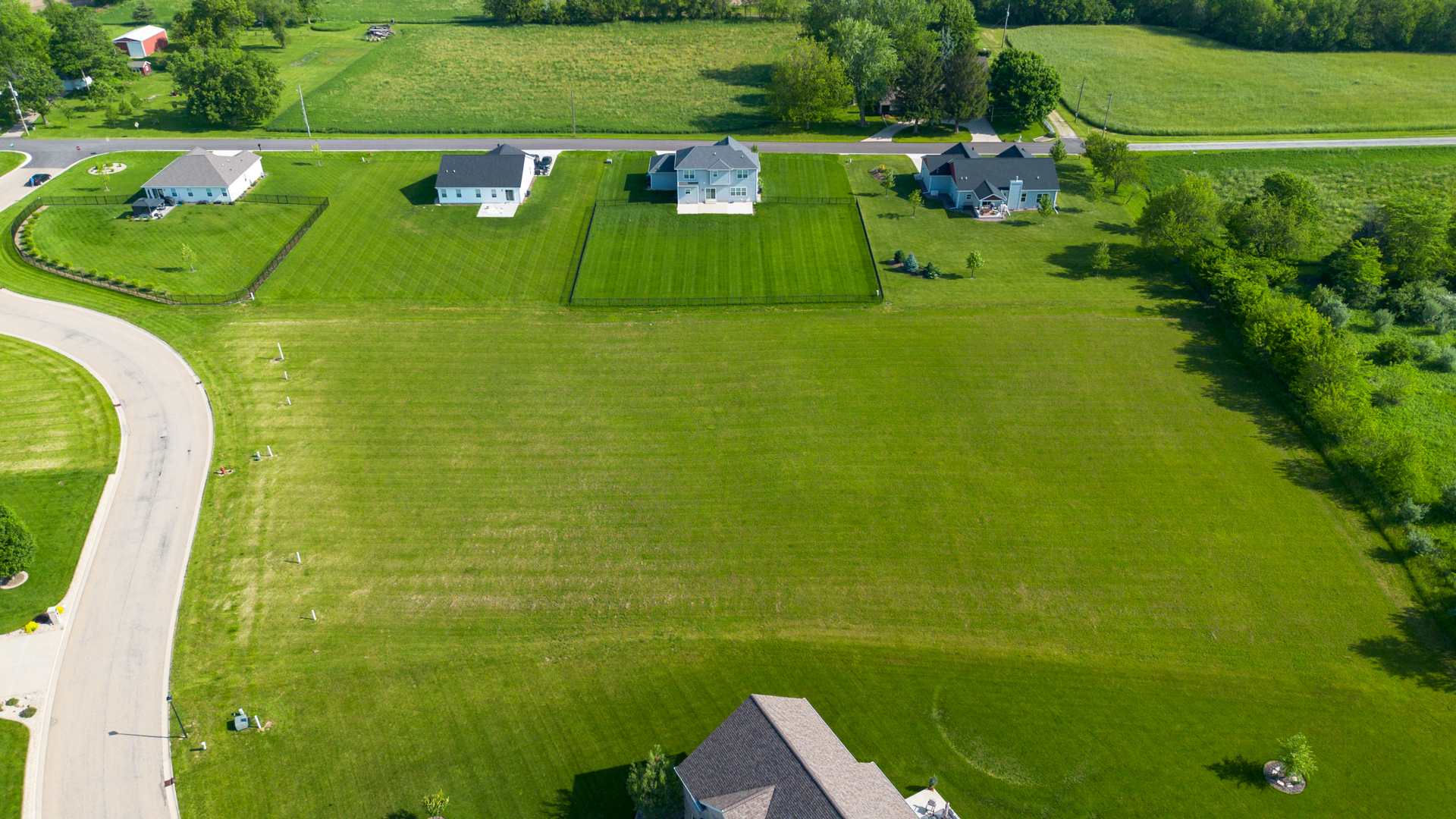 main property photo 26