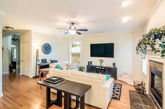 property viewer photo 3