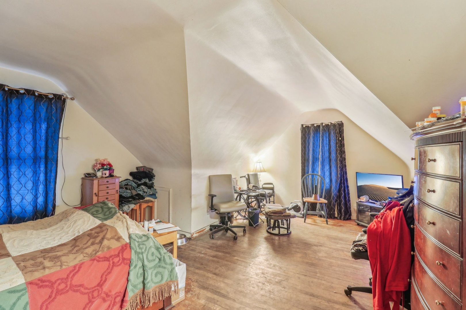 main property photo 8