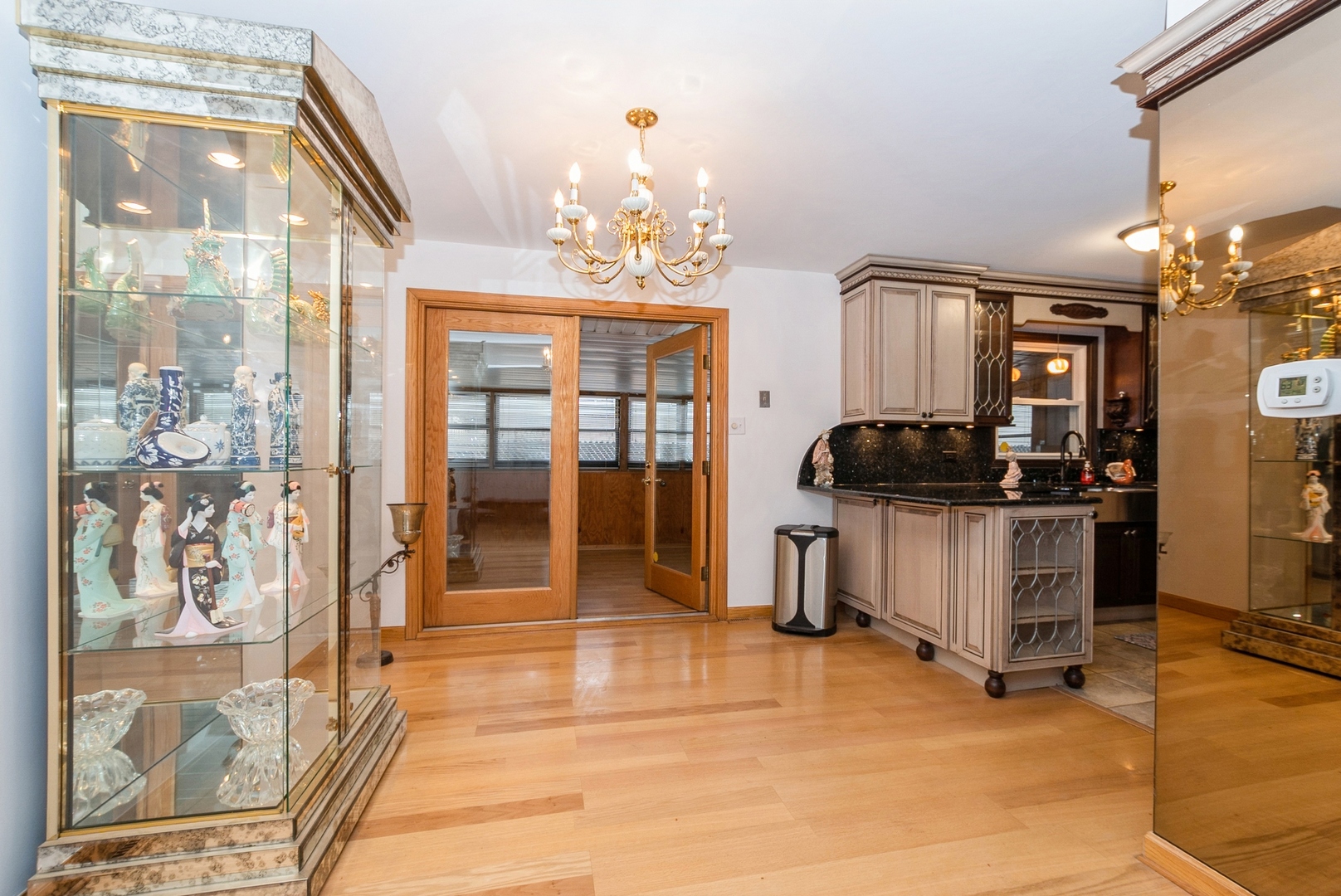 property viewer photo 2