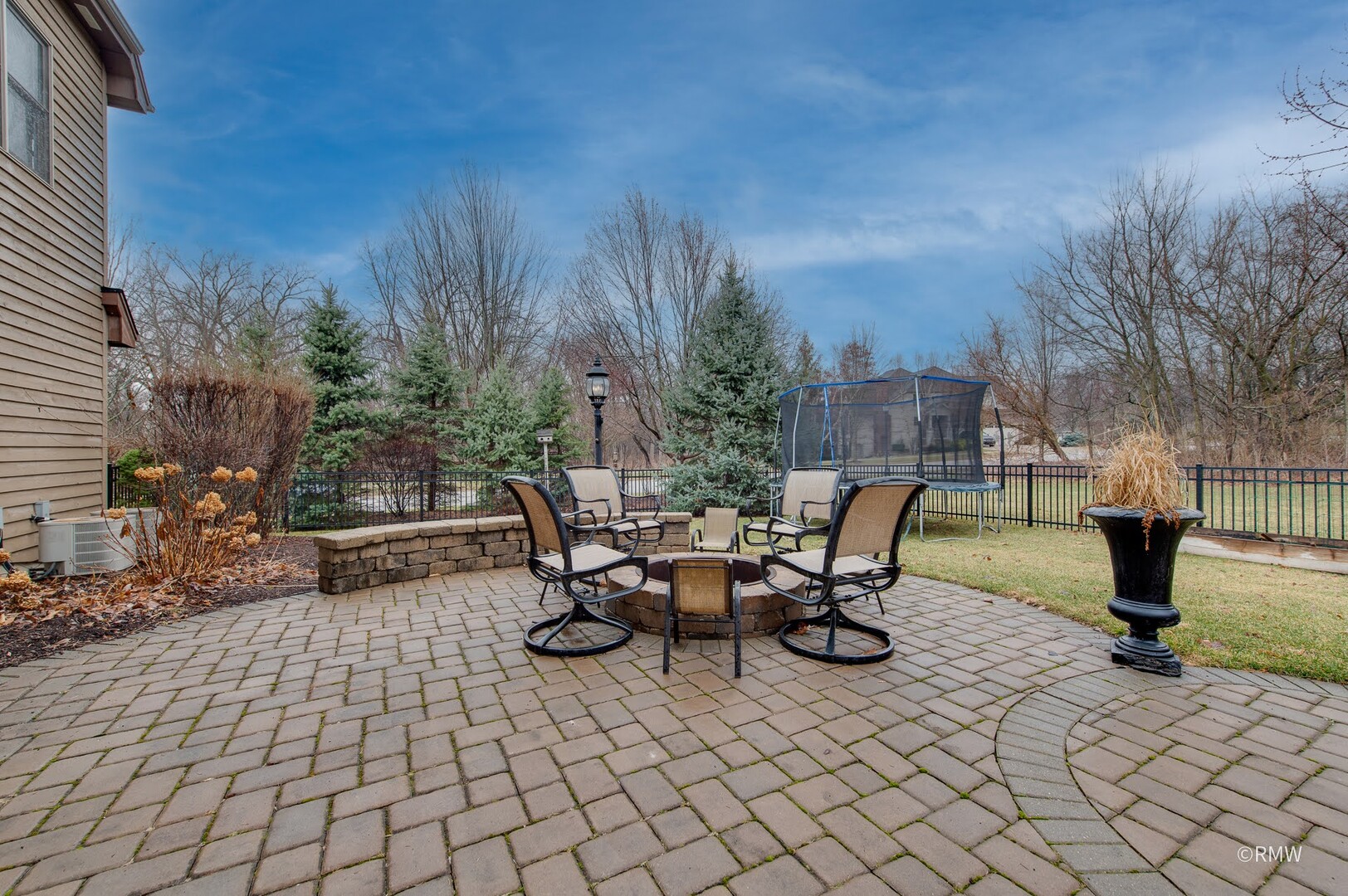 property viewer photo 3