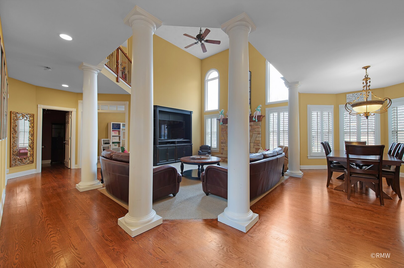 property viewer photo 9