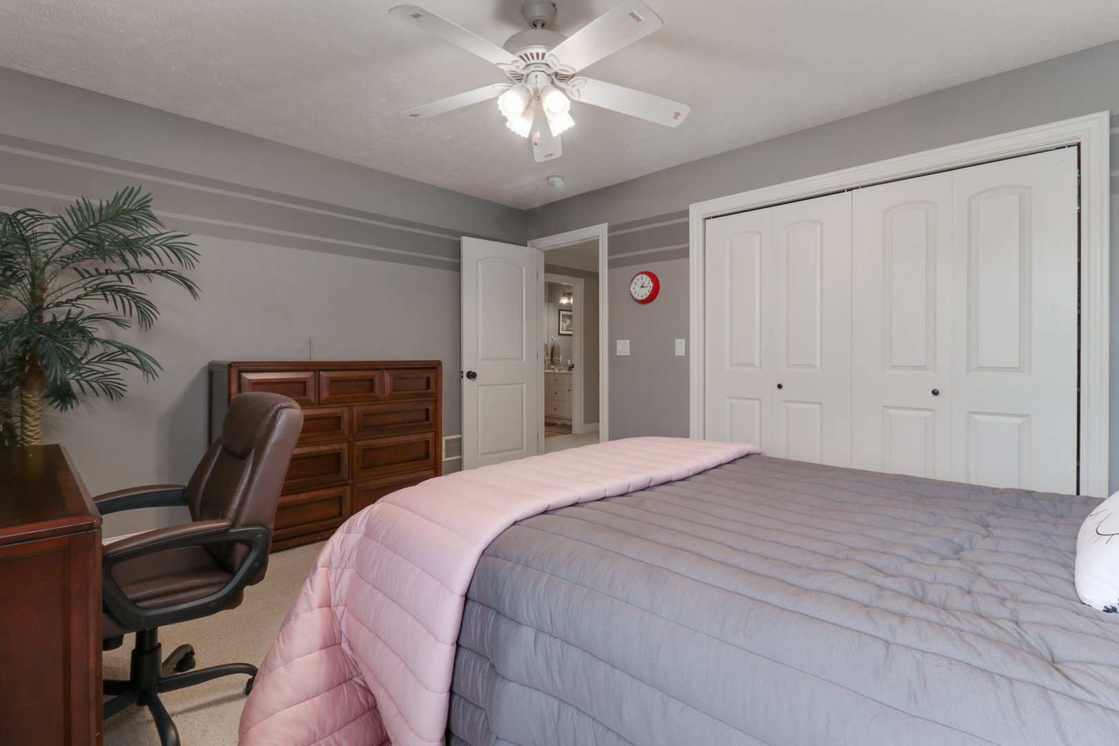property viewer photo 35