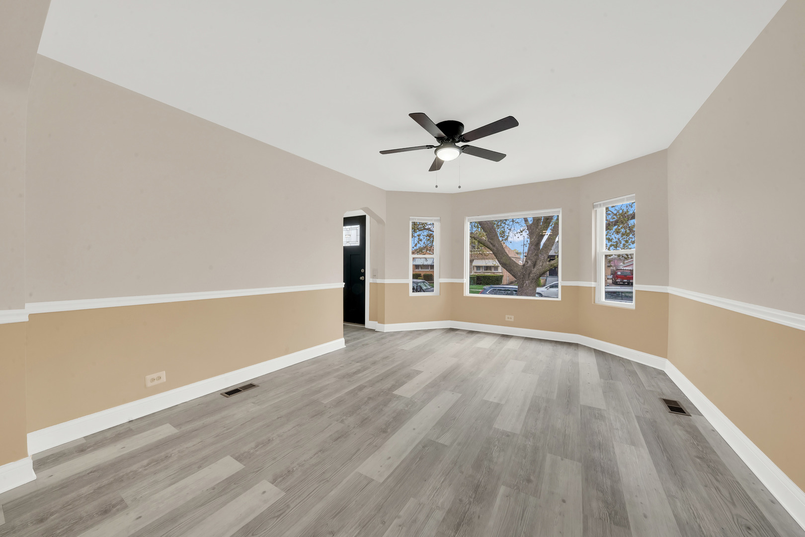 property viewer photo 10