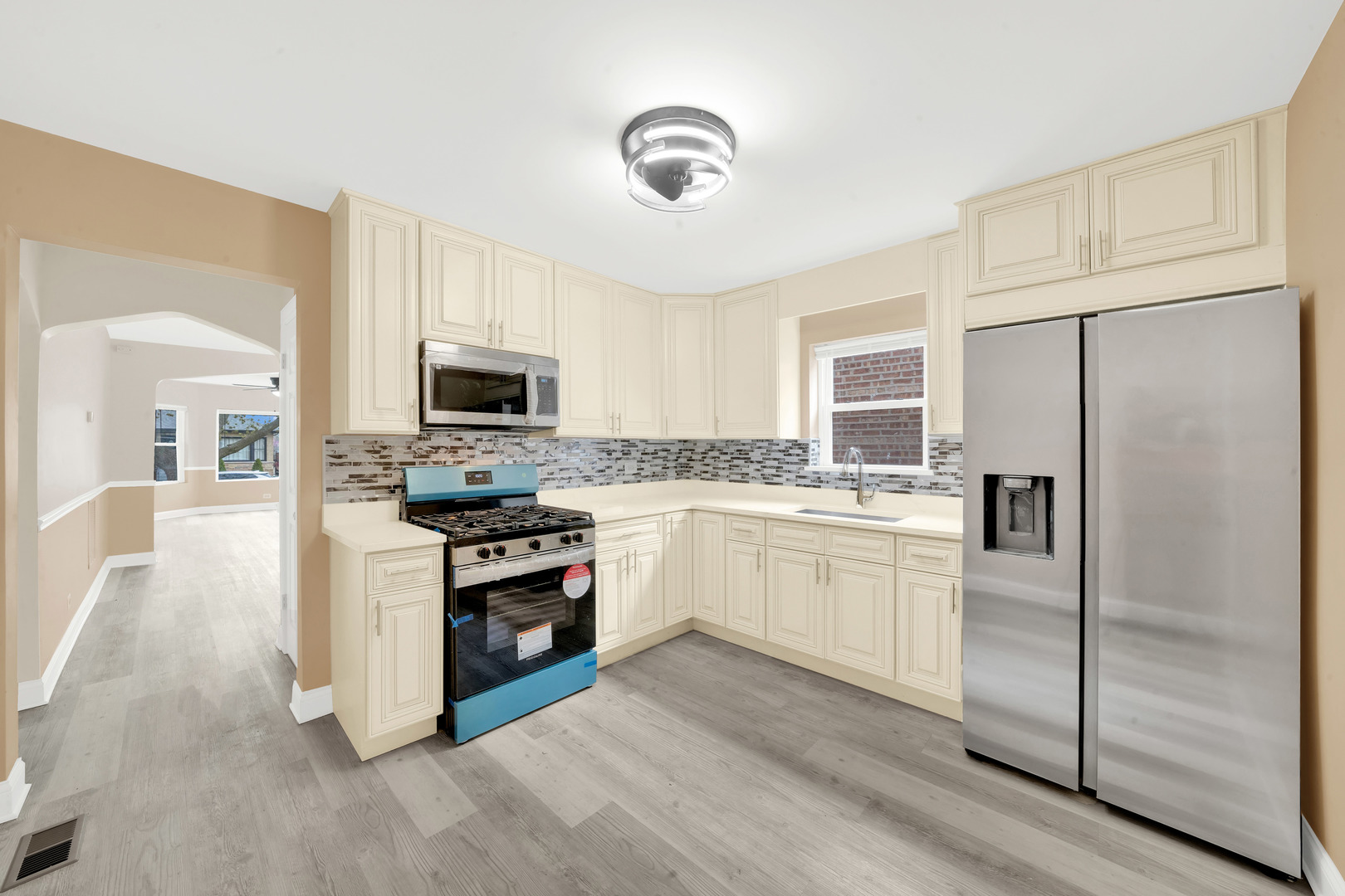 property viewer photo 4