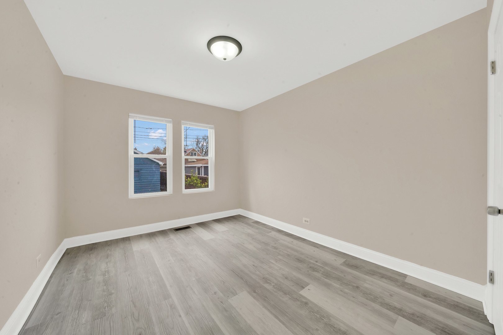 property viewer photo 5
