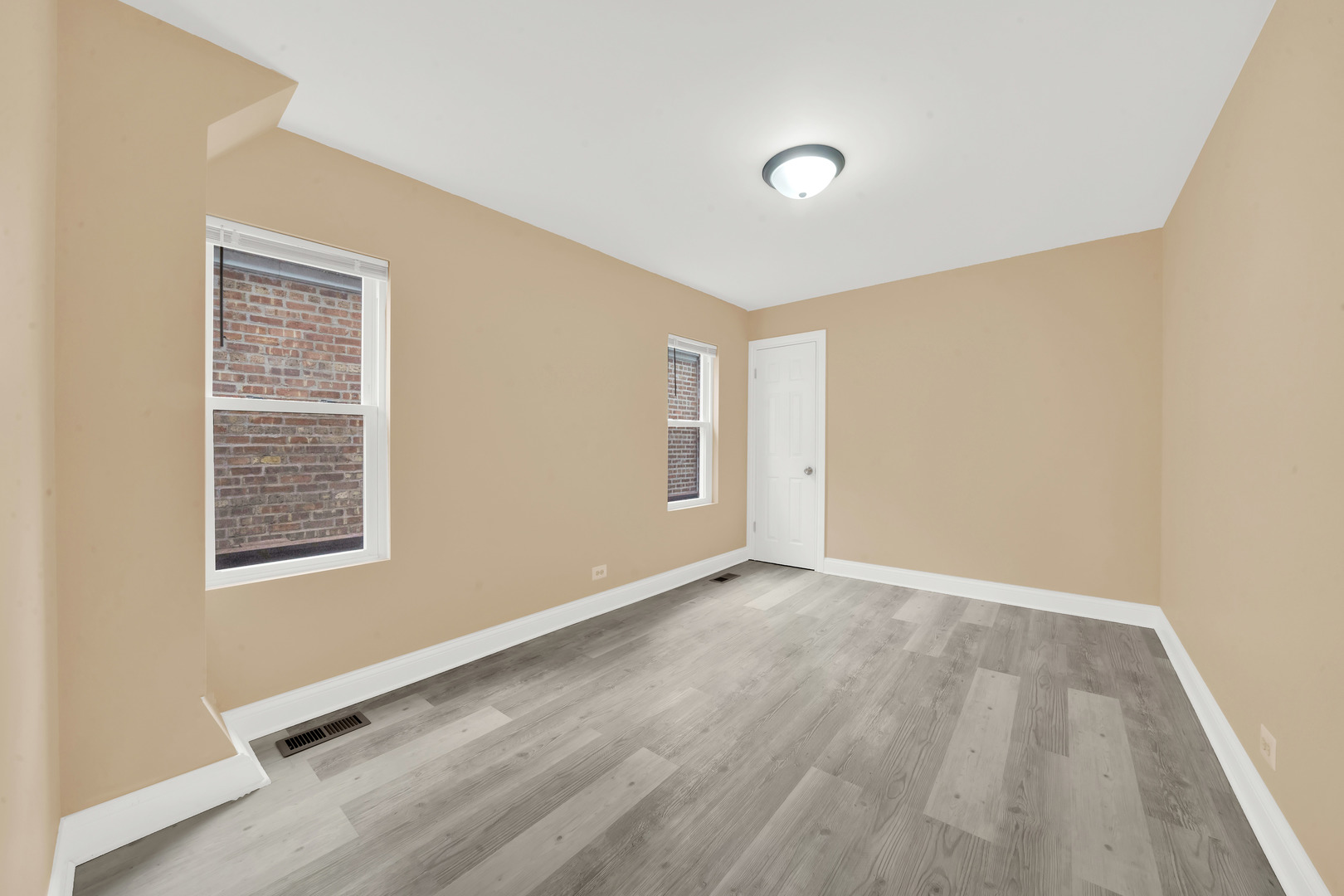property viewer photo 6