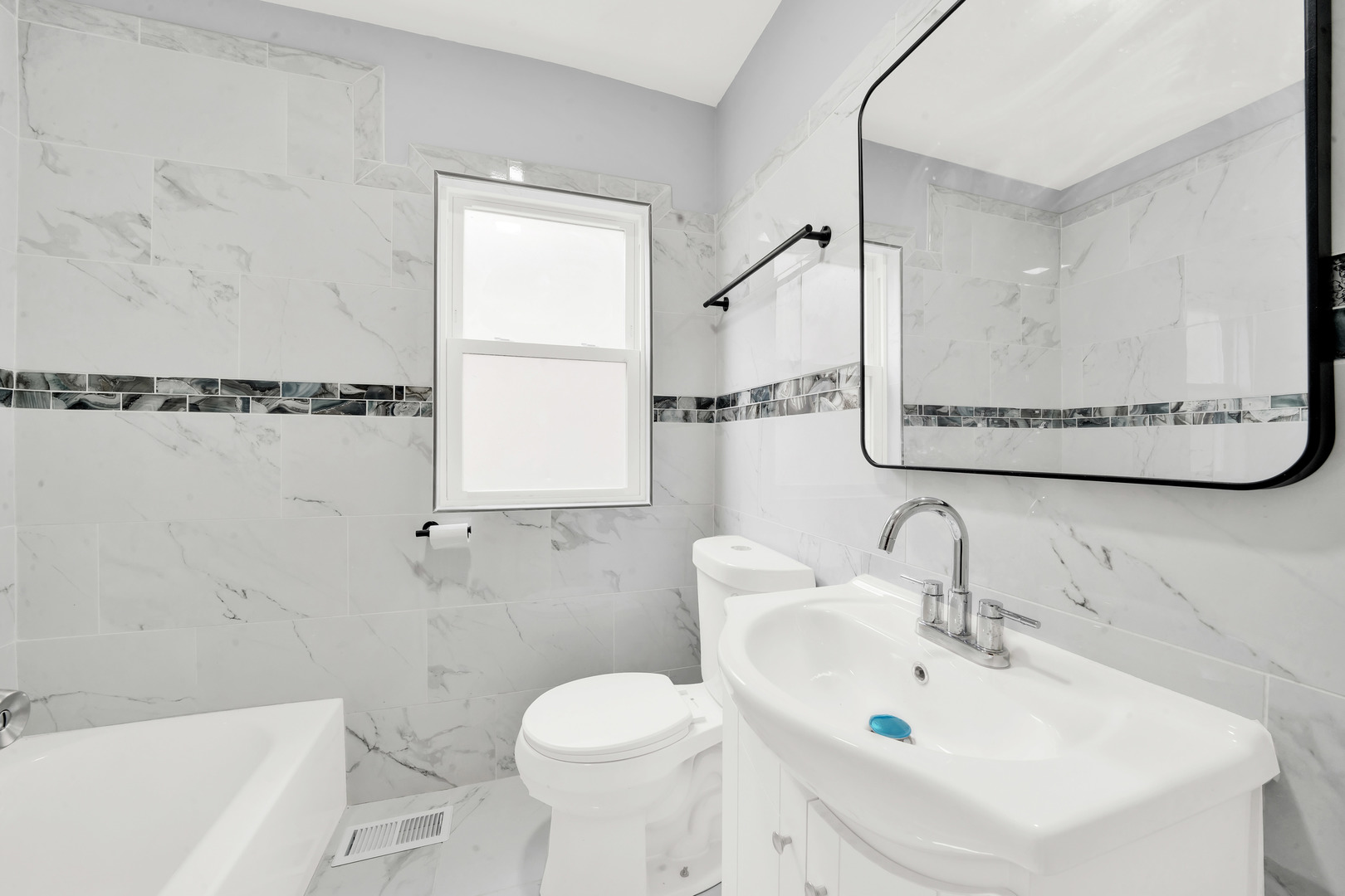 property viewer photo 7