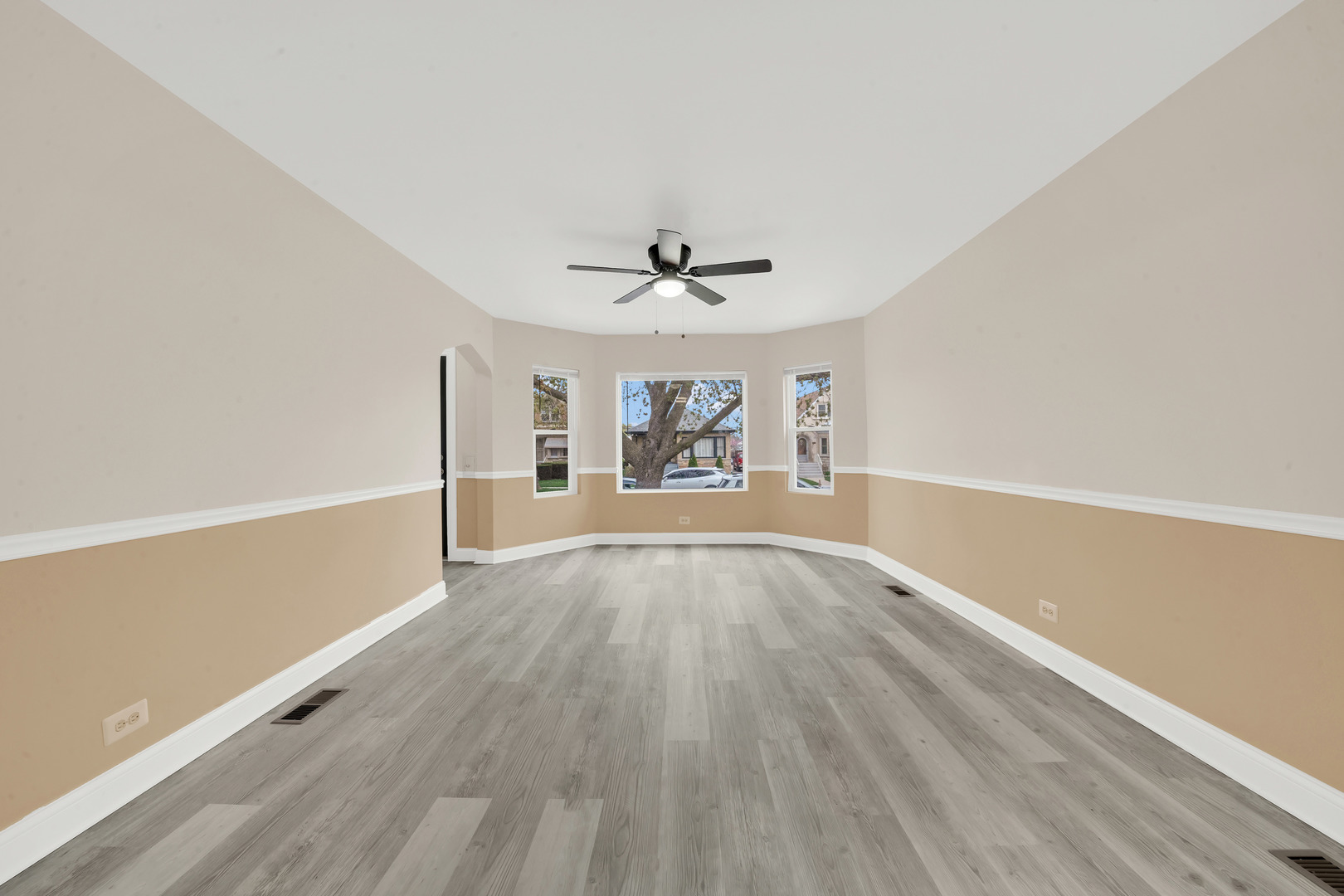 property viewer photo 9