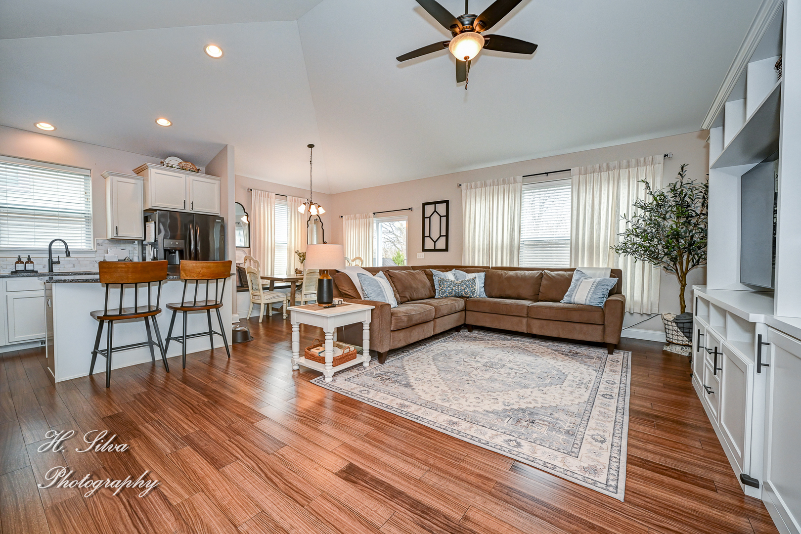 property viewer photo 6
