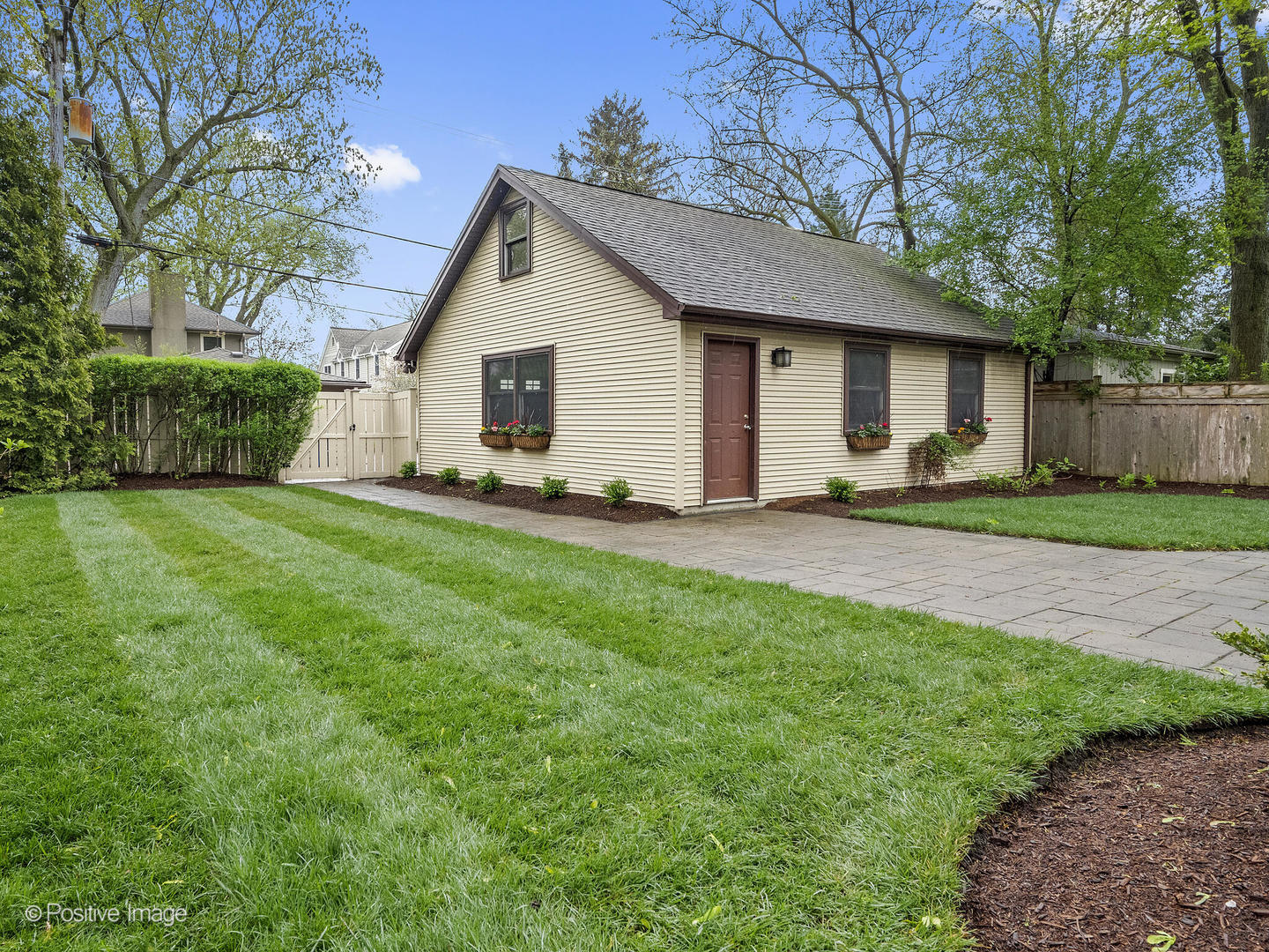 property viewer photo 36