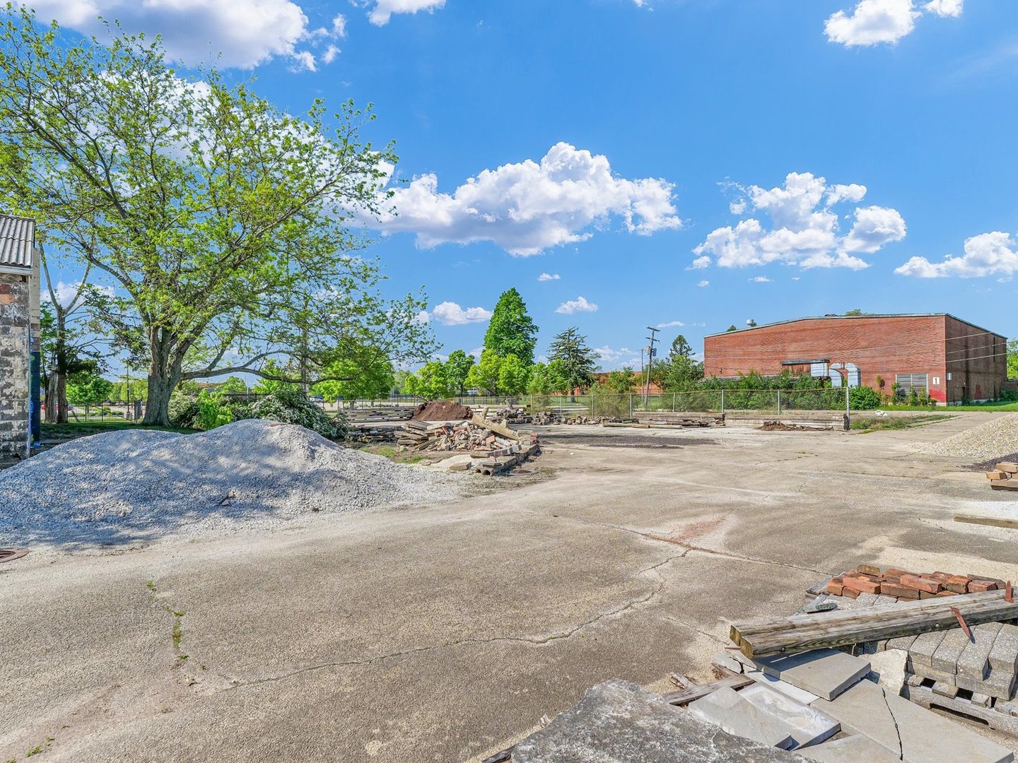 main property photo 9