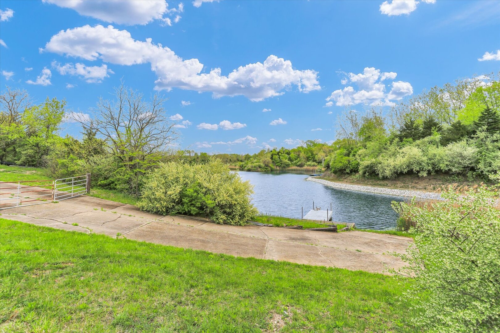 main property photo 17