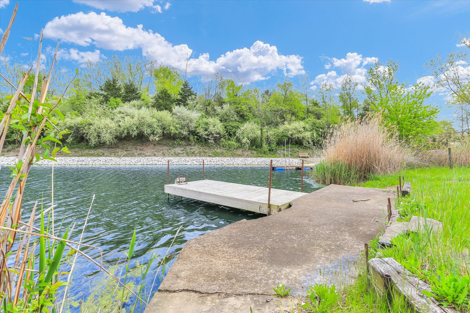 main property photo 19