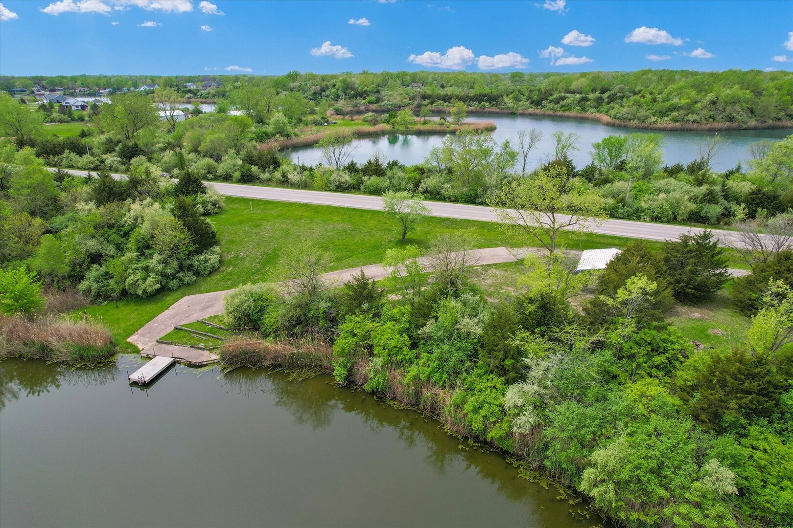 main property photo 30