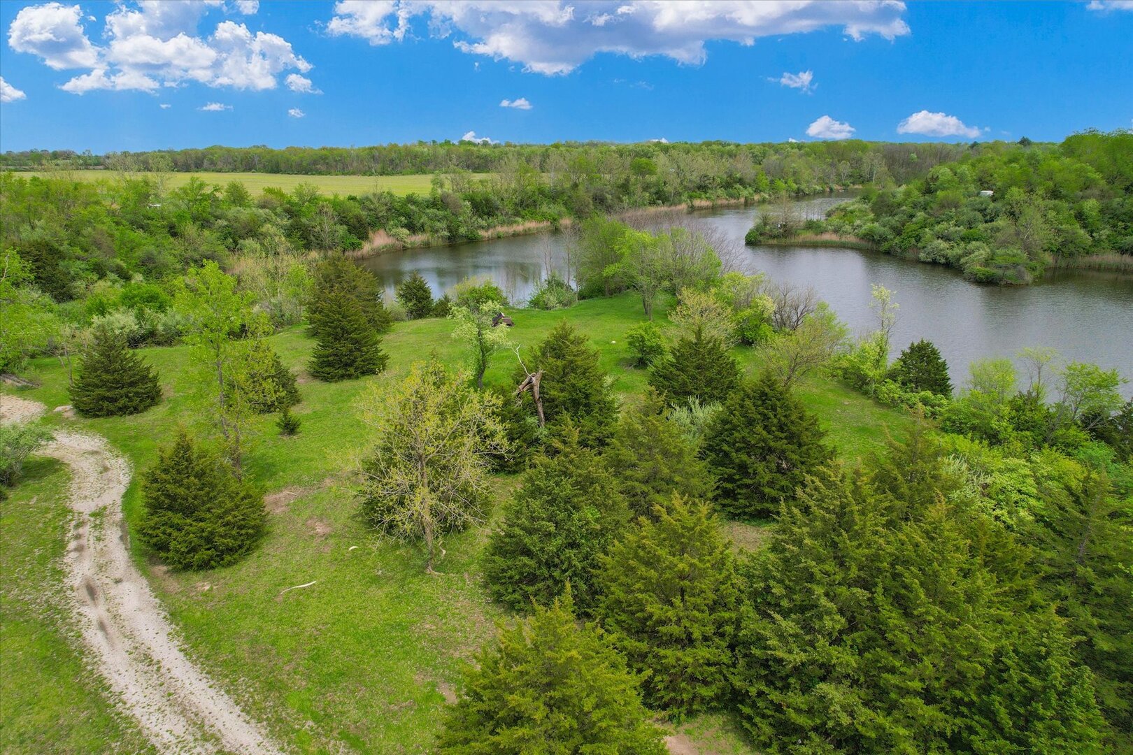main property photo 37