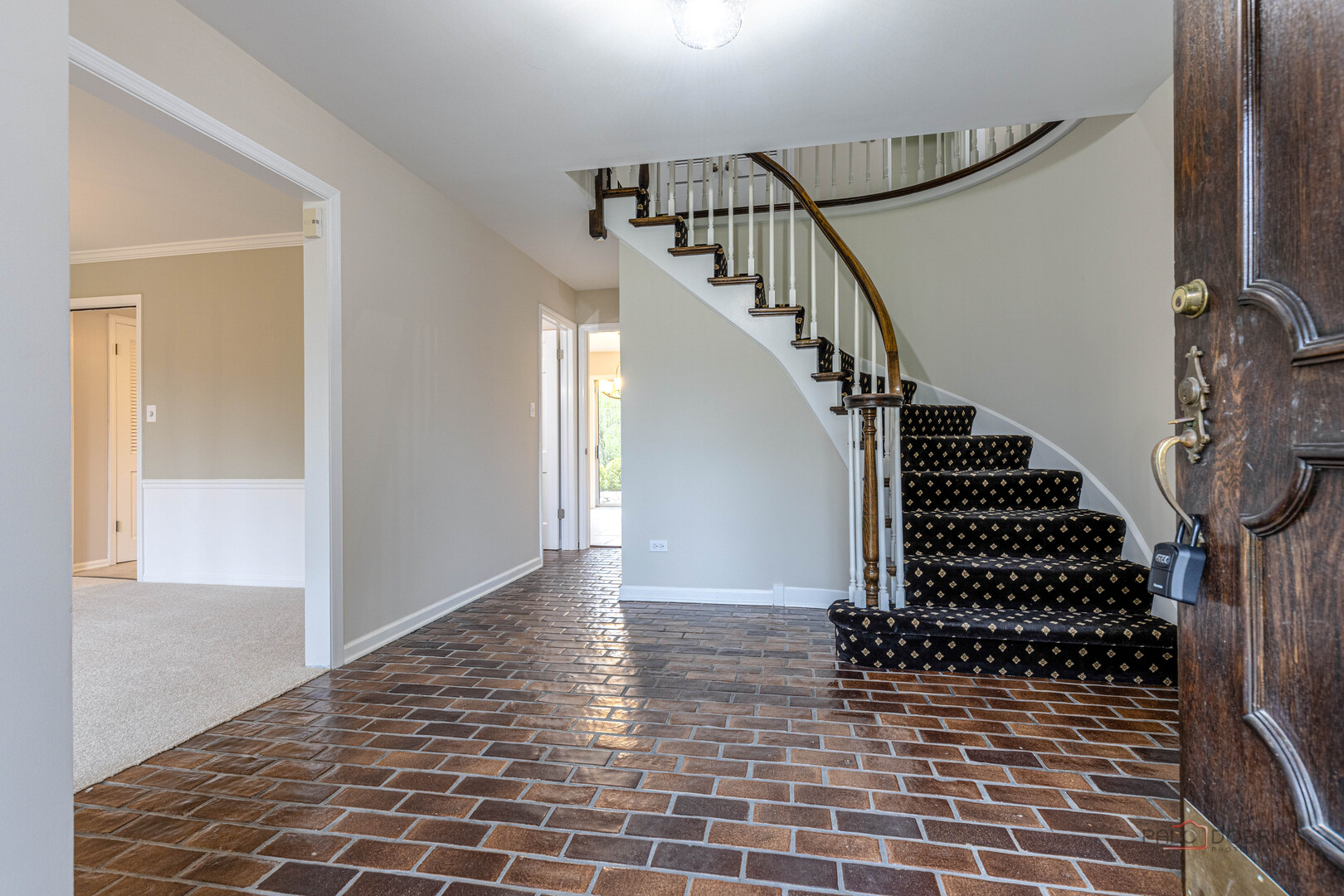 property viewer photo 2