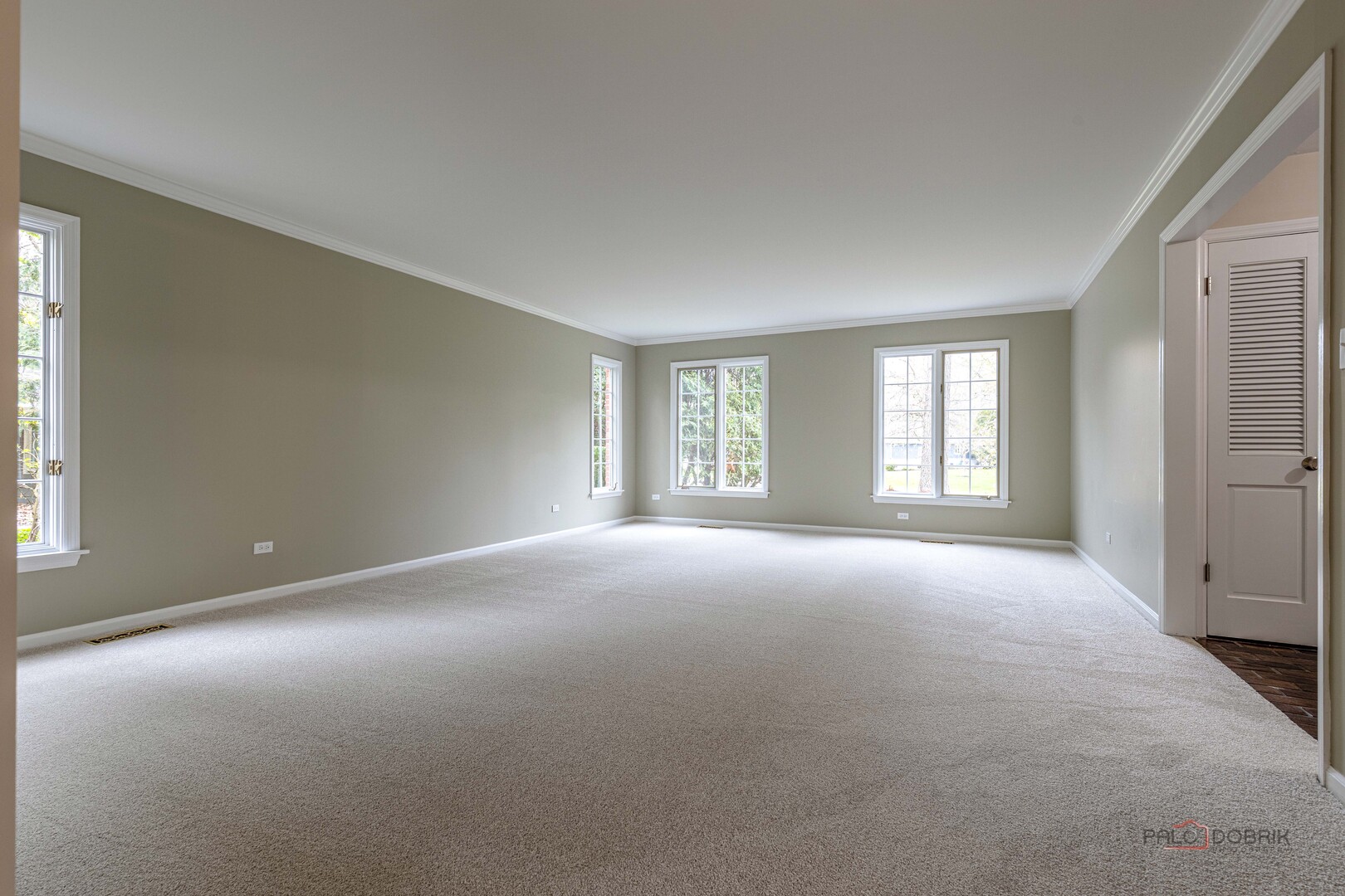 property viewer photo 3