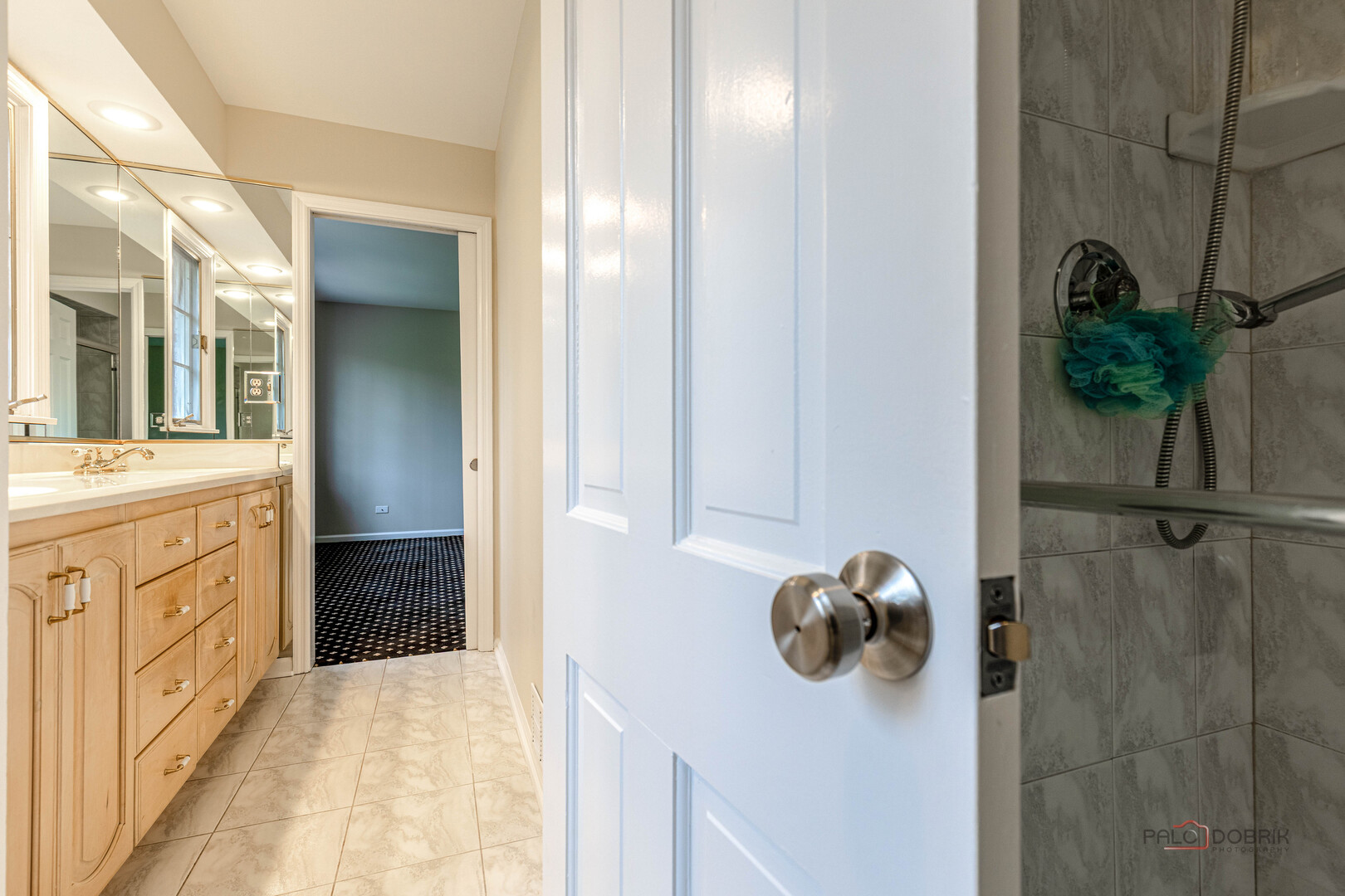 property viewer photo 30