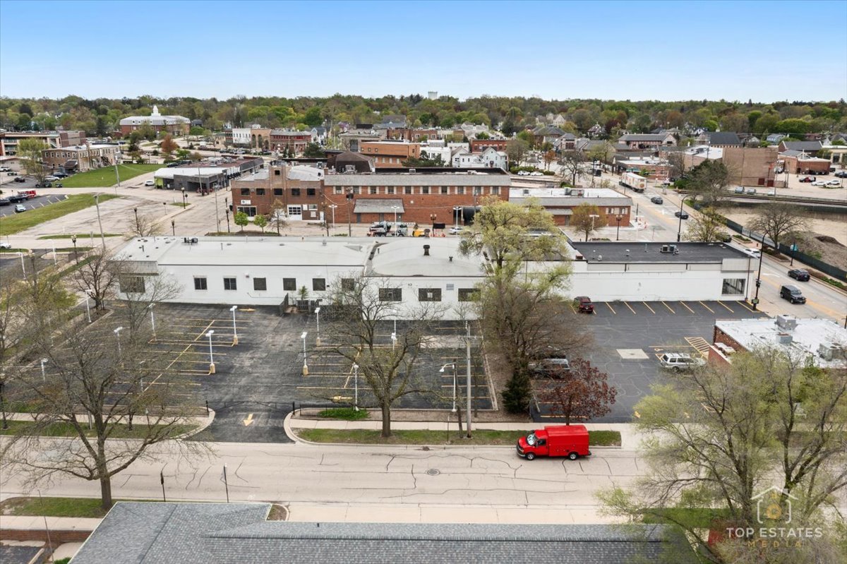 main property photo 18