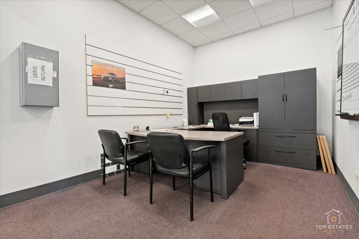 main property photo 40