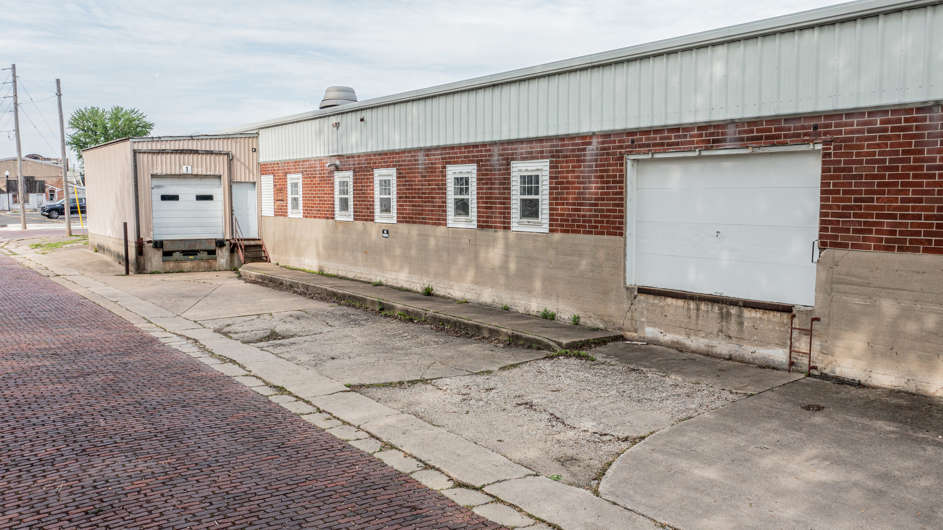 main property photo 30