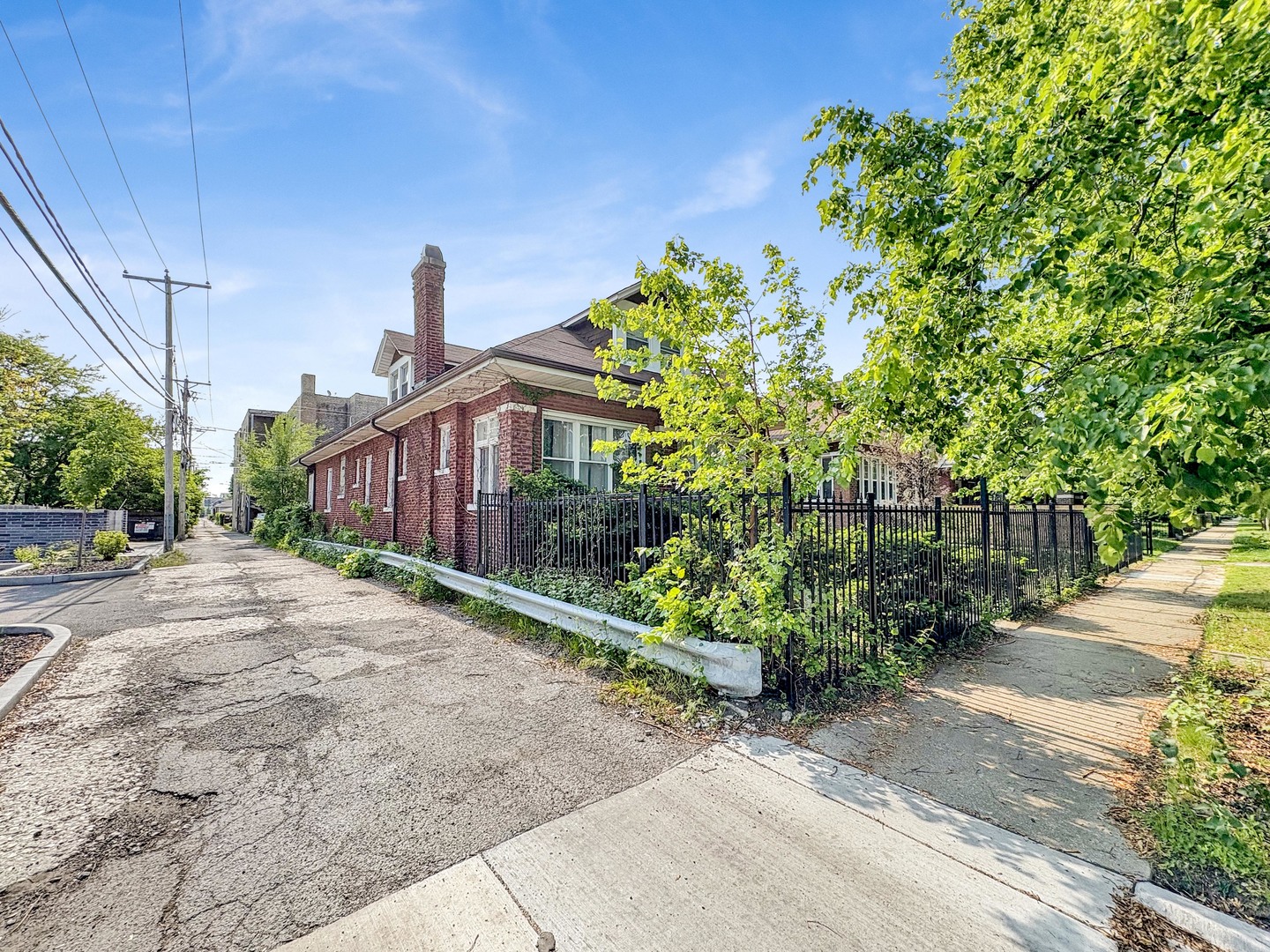 main property photo 30