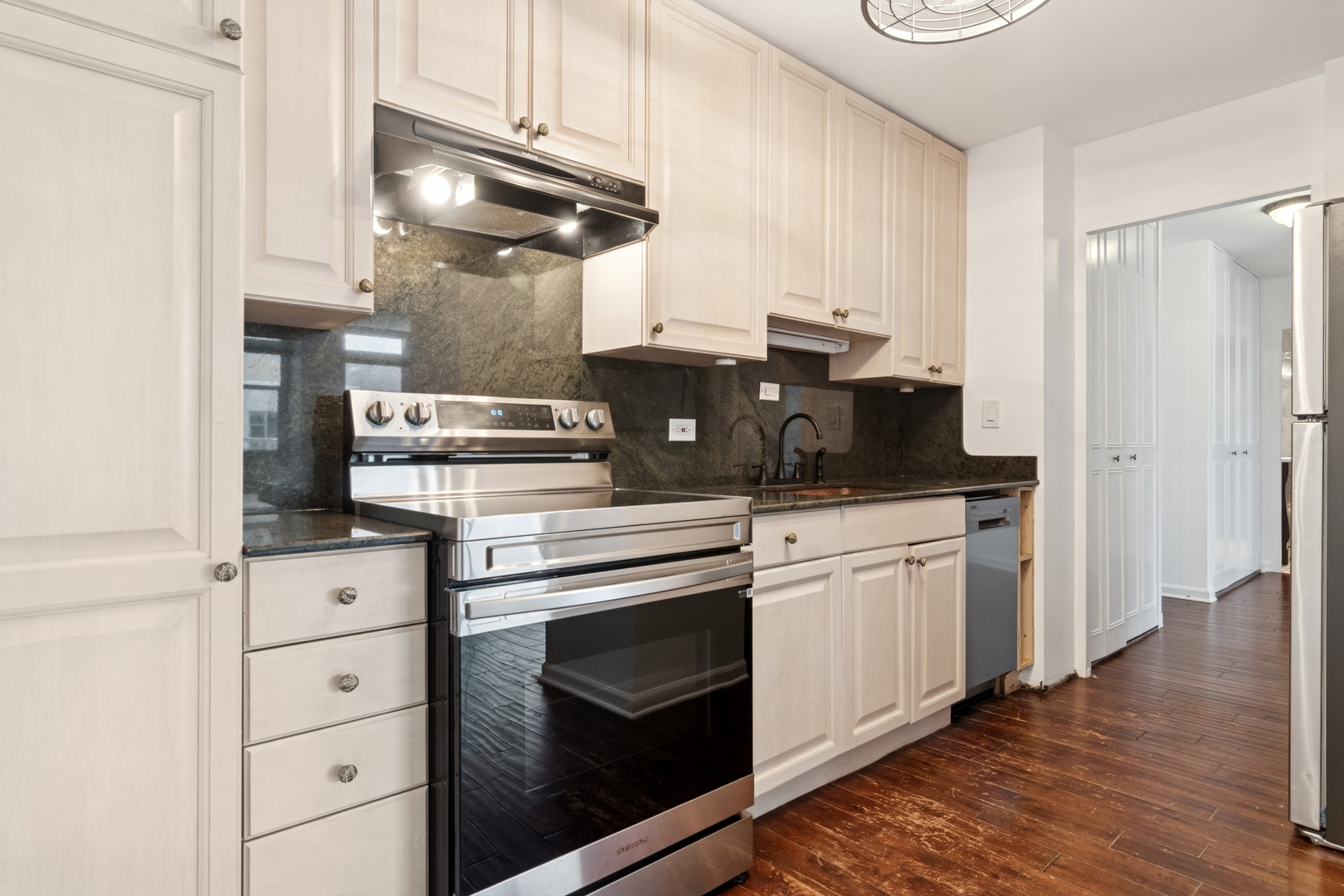 property viewer photo 12