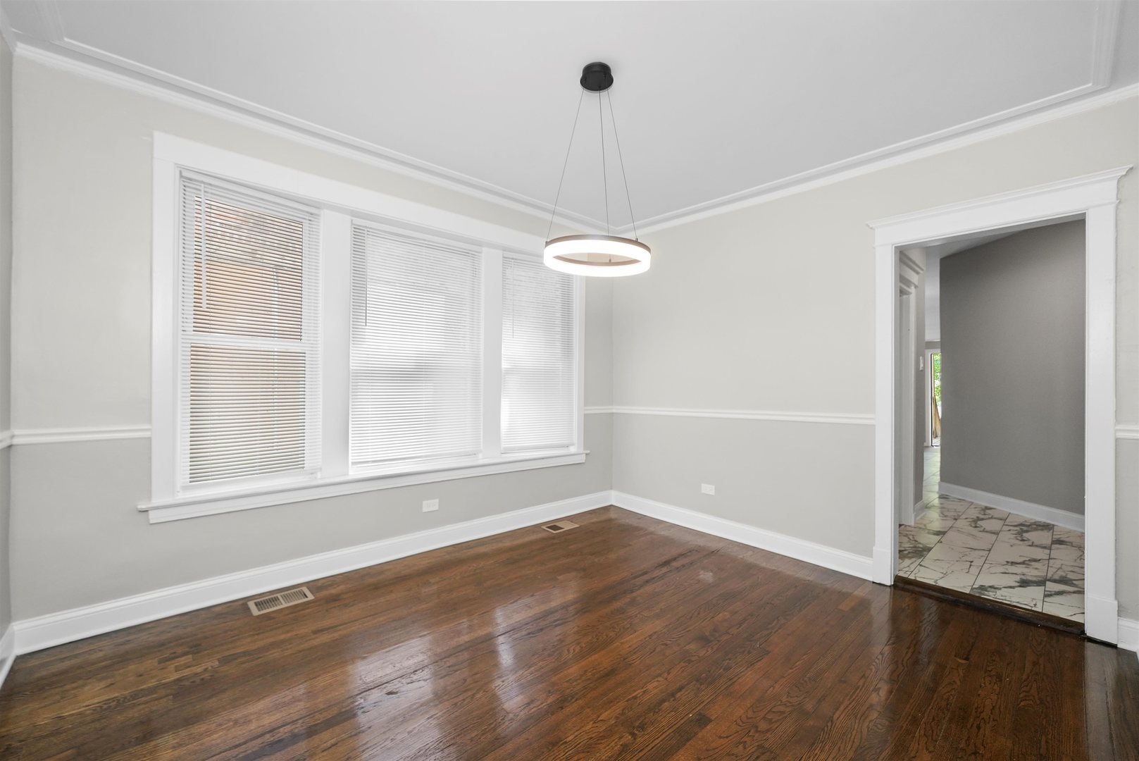 property viewer photo 11